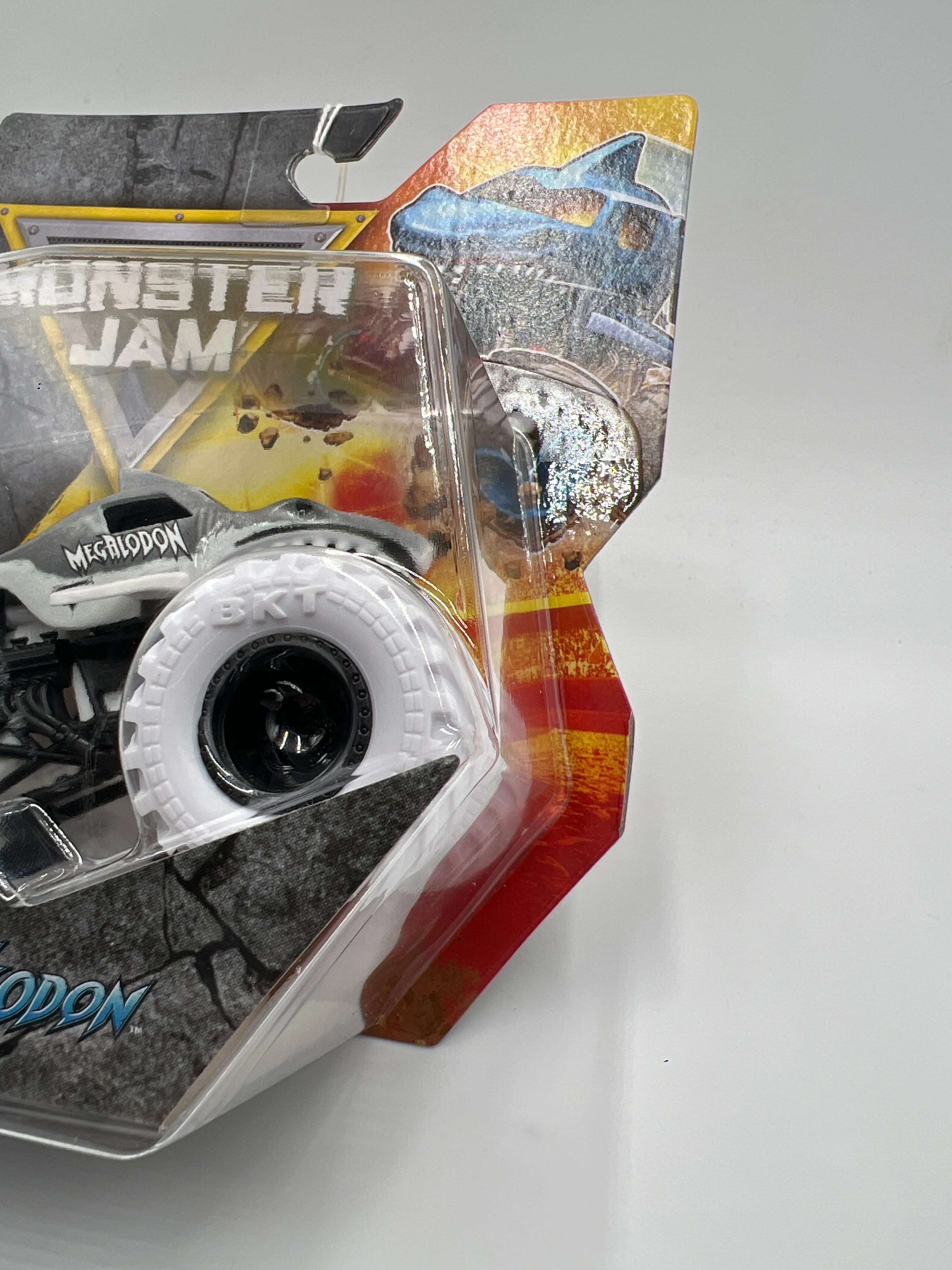 Monster Jam Series 1 Megalodon Gray W/White Tires 127A - Image 3