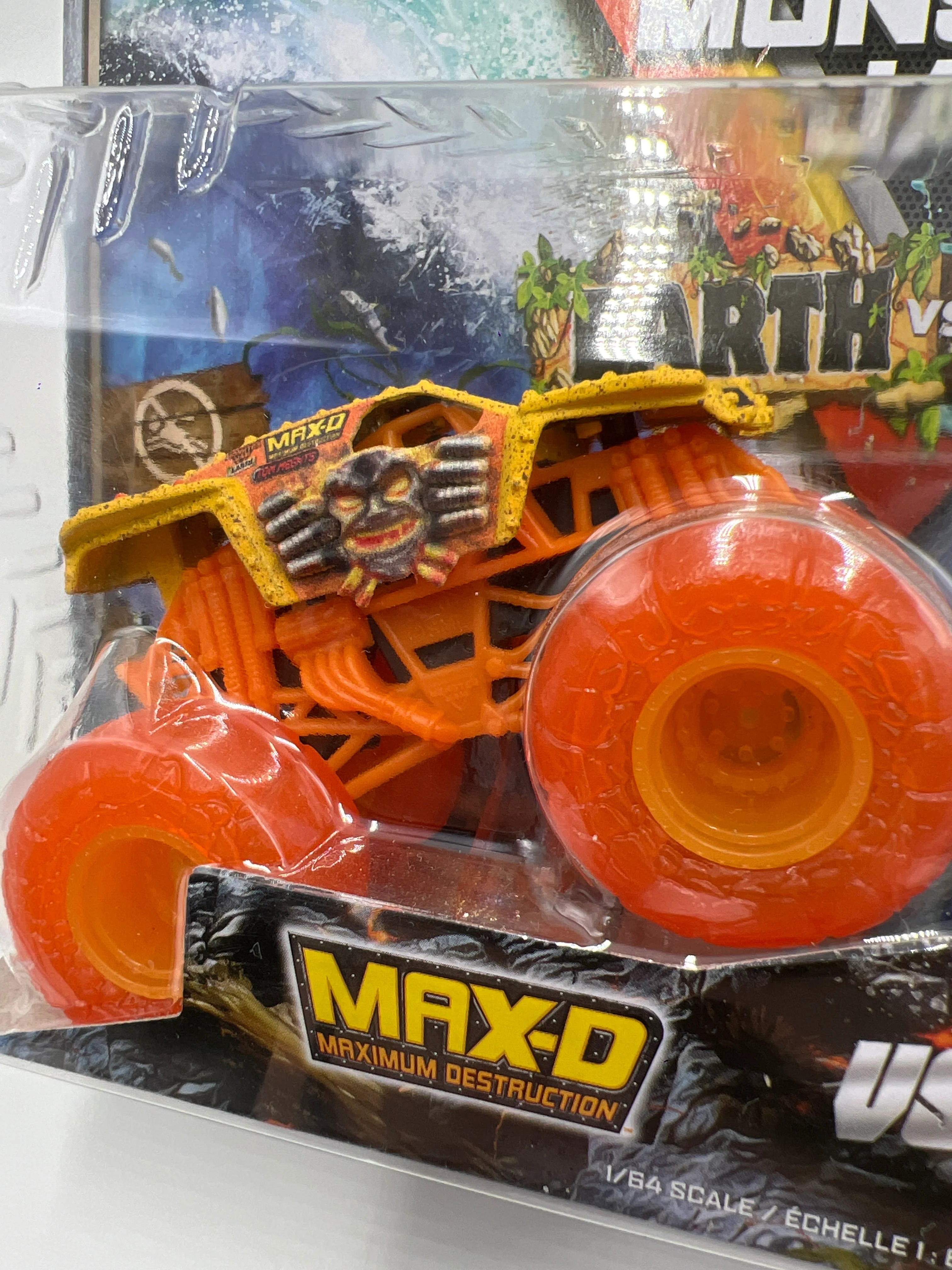 Monster Jam Earth Vs Surf Series 2 Walmart Exclusive Max-D Vs Zombie - Image 2