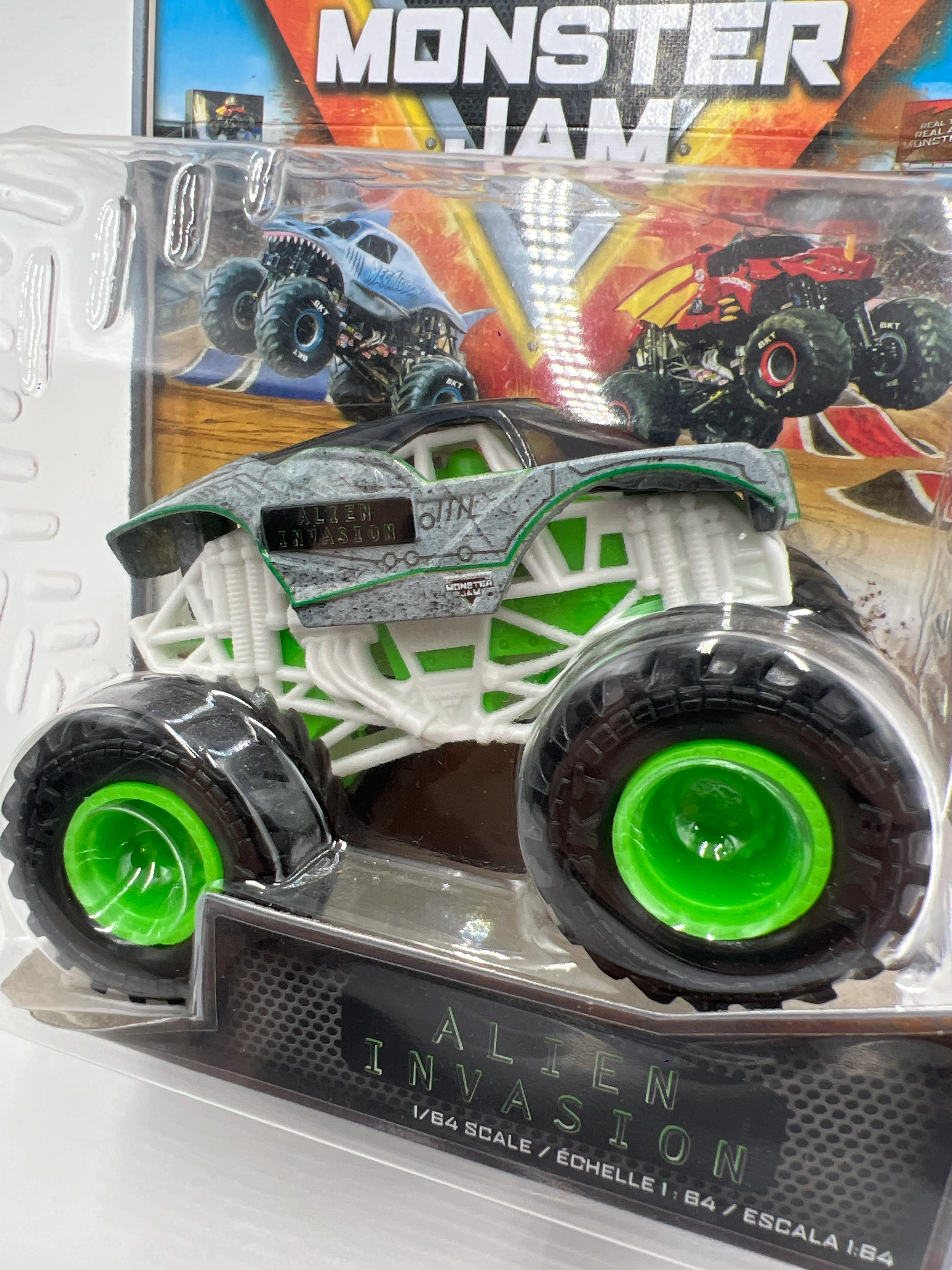 Monster Jam Series 31 Alien Invasion 129D - Image 2