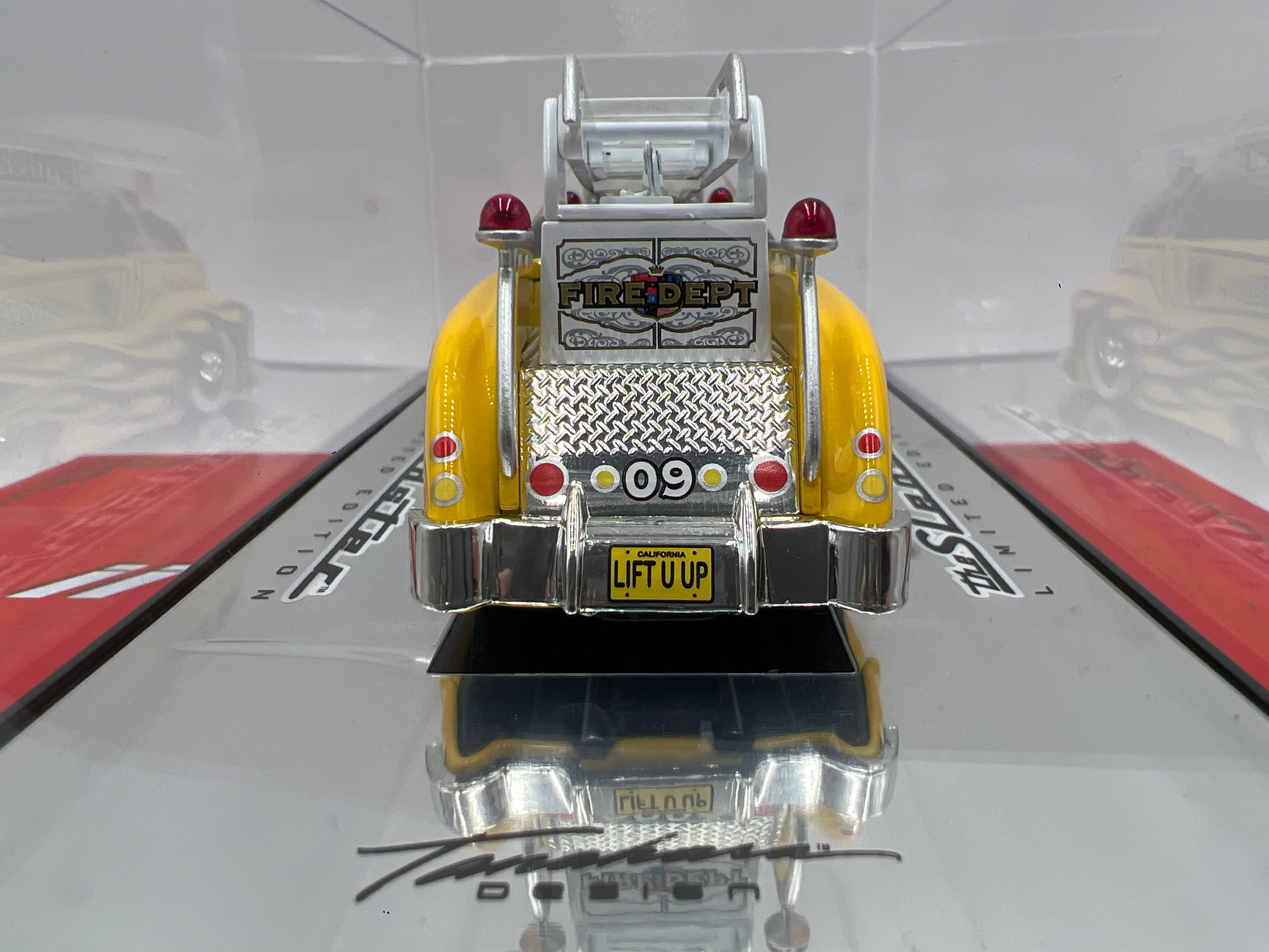 Big Lous Custom Crew 1/64 CHASE 174/252 The Sledster Engine Co 143 Yellow W/Box VHTF - Image 6