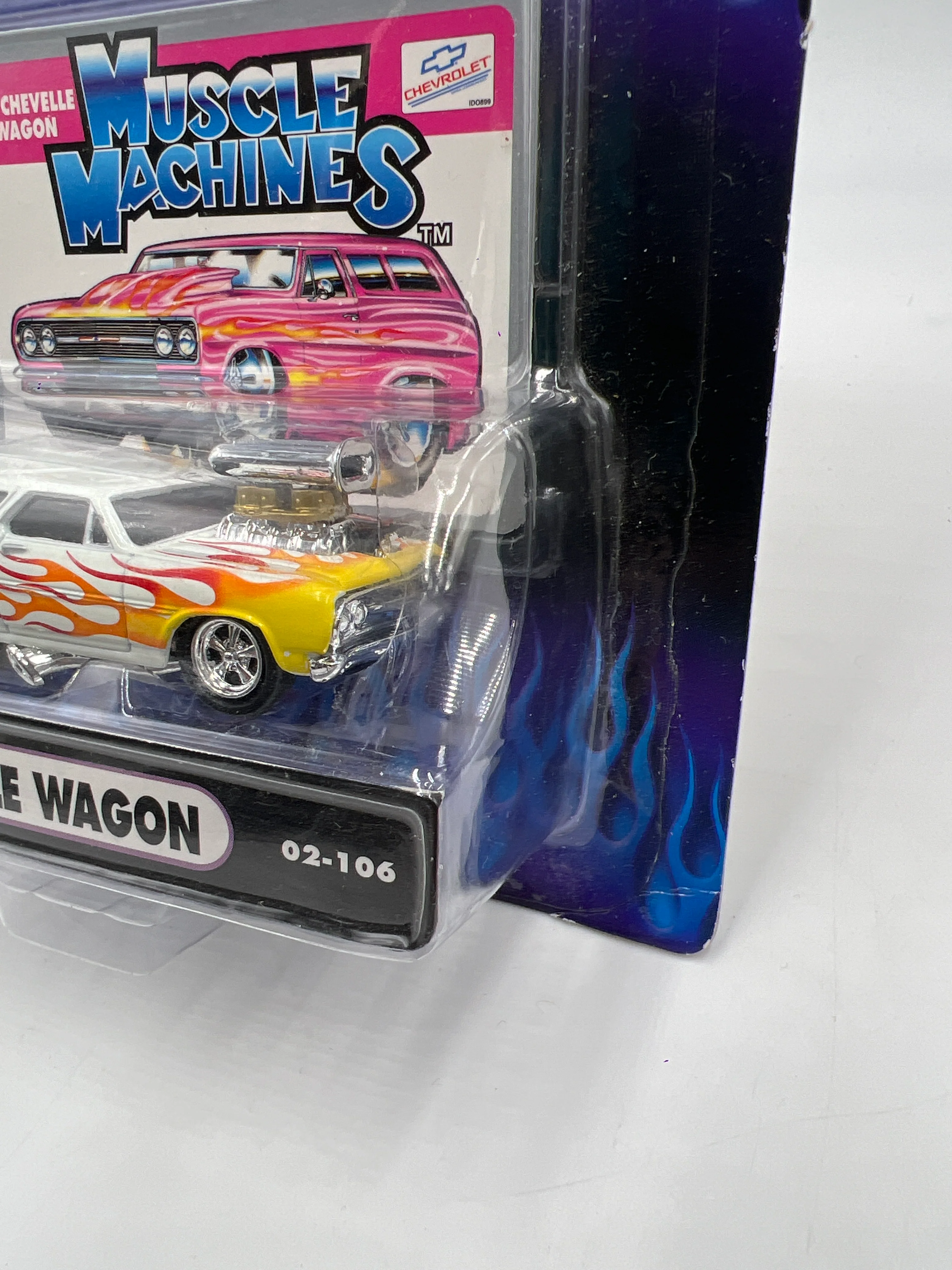 Muscle Machines 65 Chevelle Wagon White 02-106 222C - Image 4