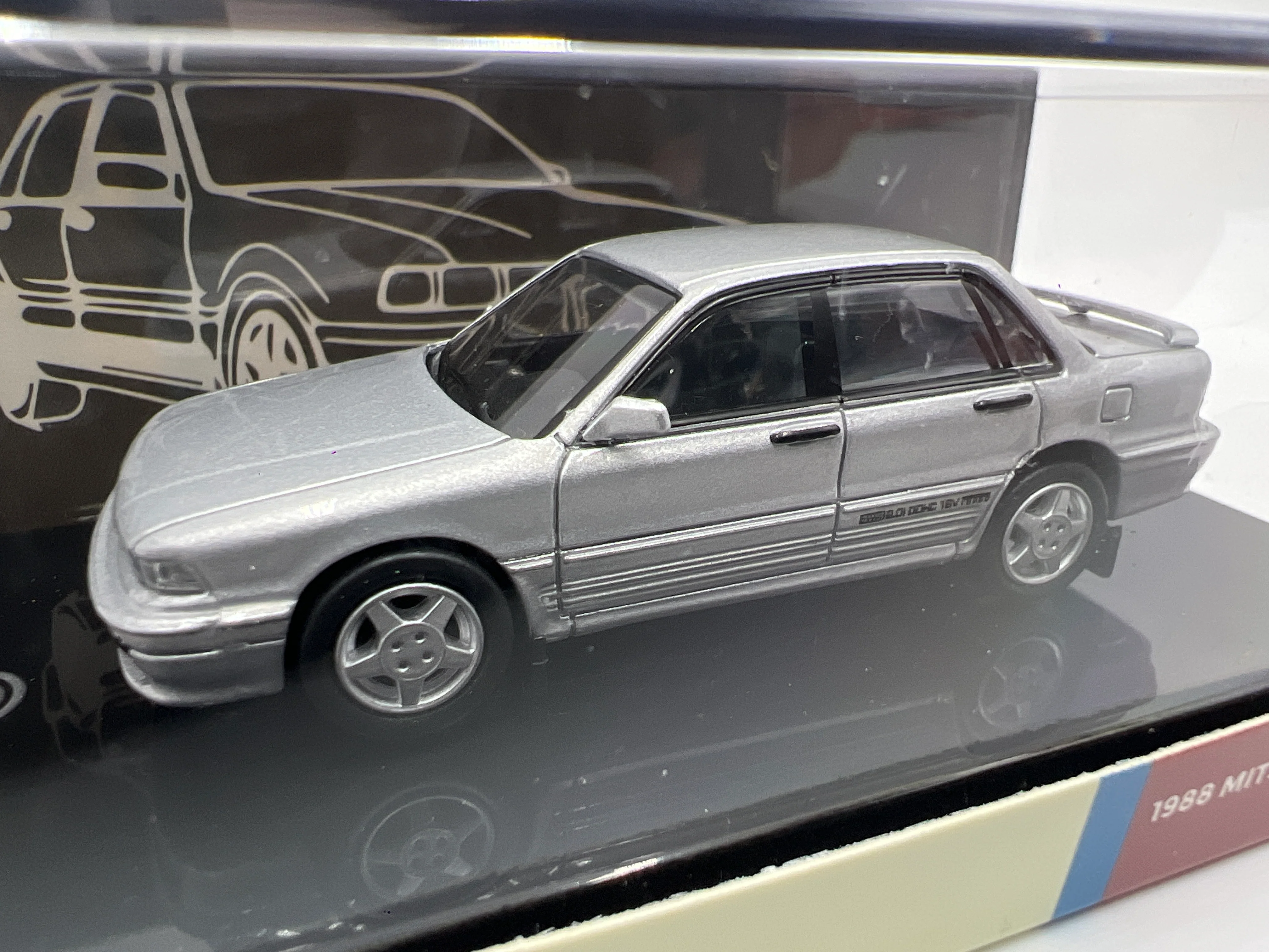 Para64 1:64 Scale Diecast Mitsubishi Motors 1988 Mitsubishi Galant VR-4 Grace Silver LHD - Image 3