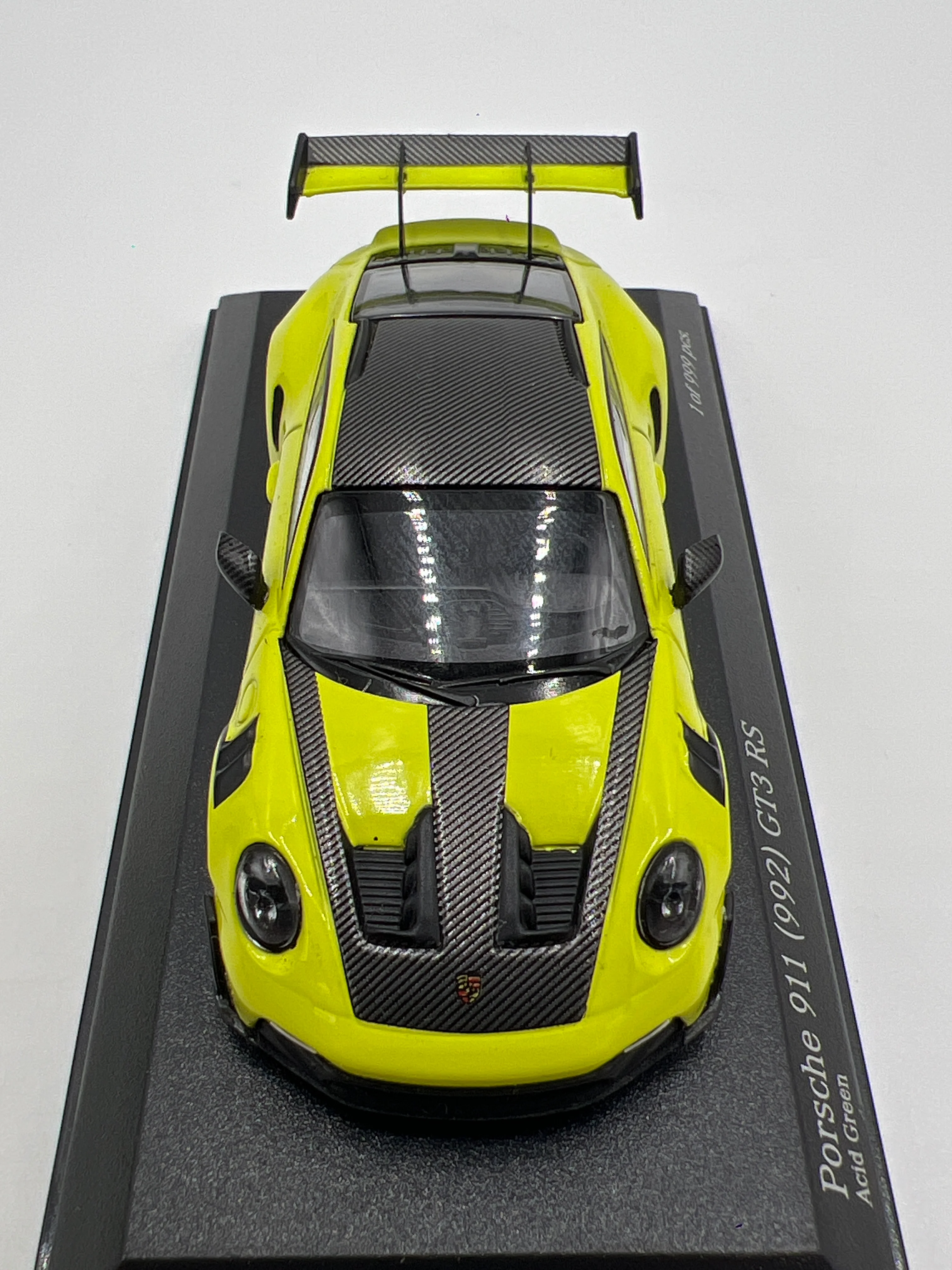 Minichamps 64 x Tarmac Works 1/999 Porsche 911 992 GT3 RS Acid Green - Image 4