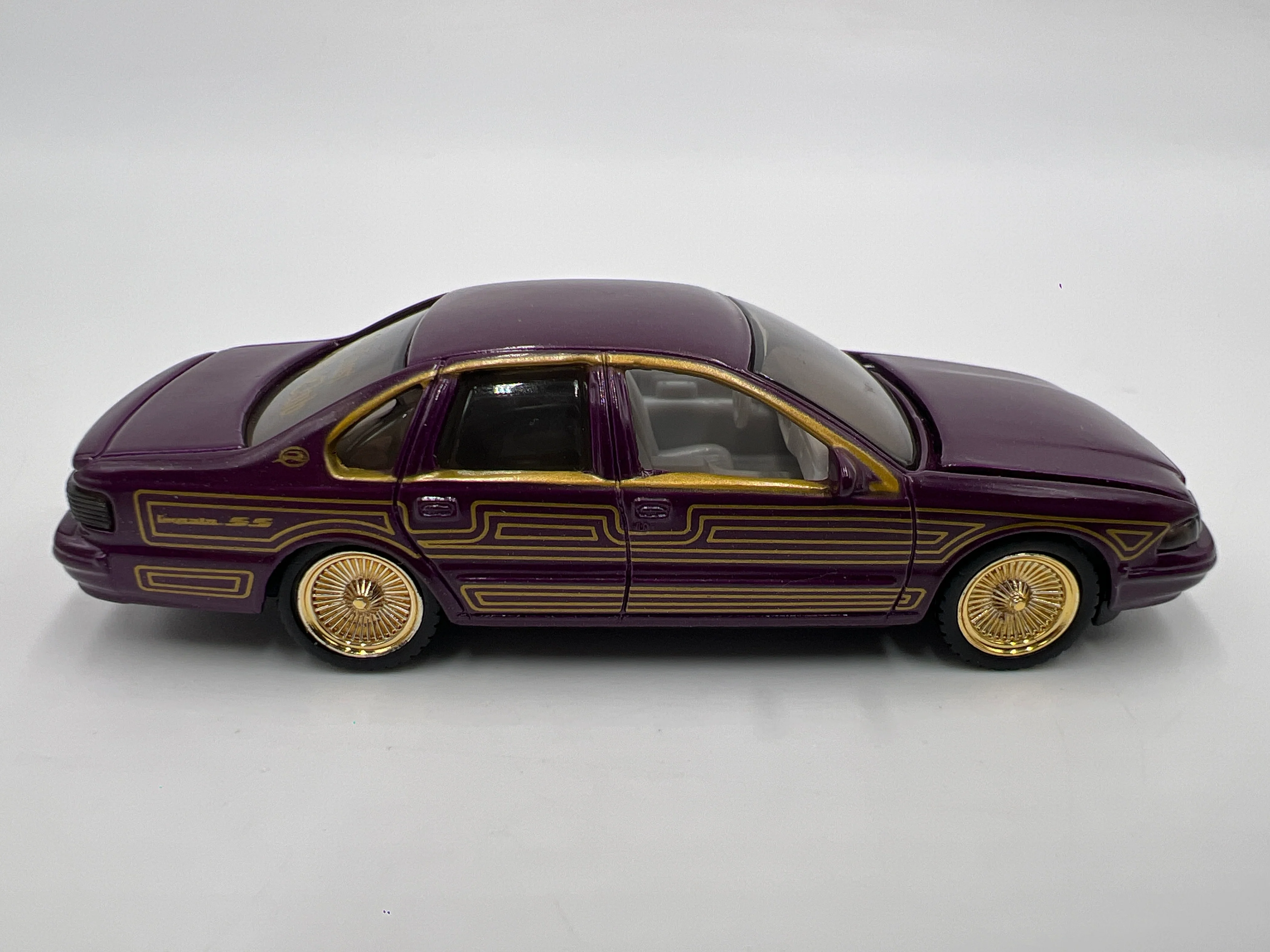 Revell 1/64 Lowrider Magazine #134 96 Chevy Impala SS Purple/Gold Loose - Image 4