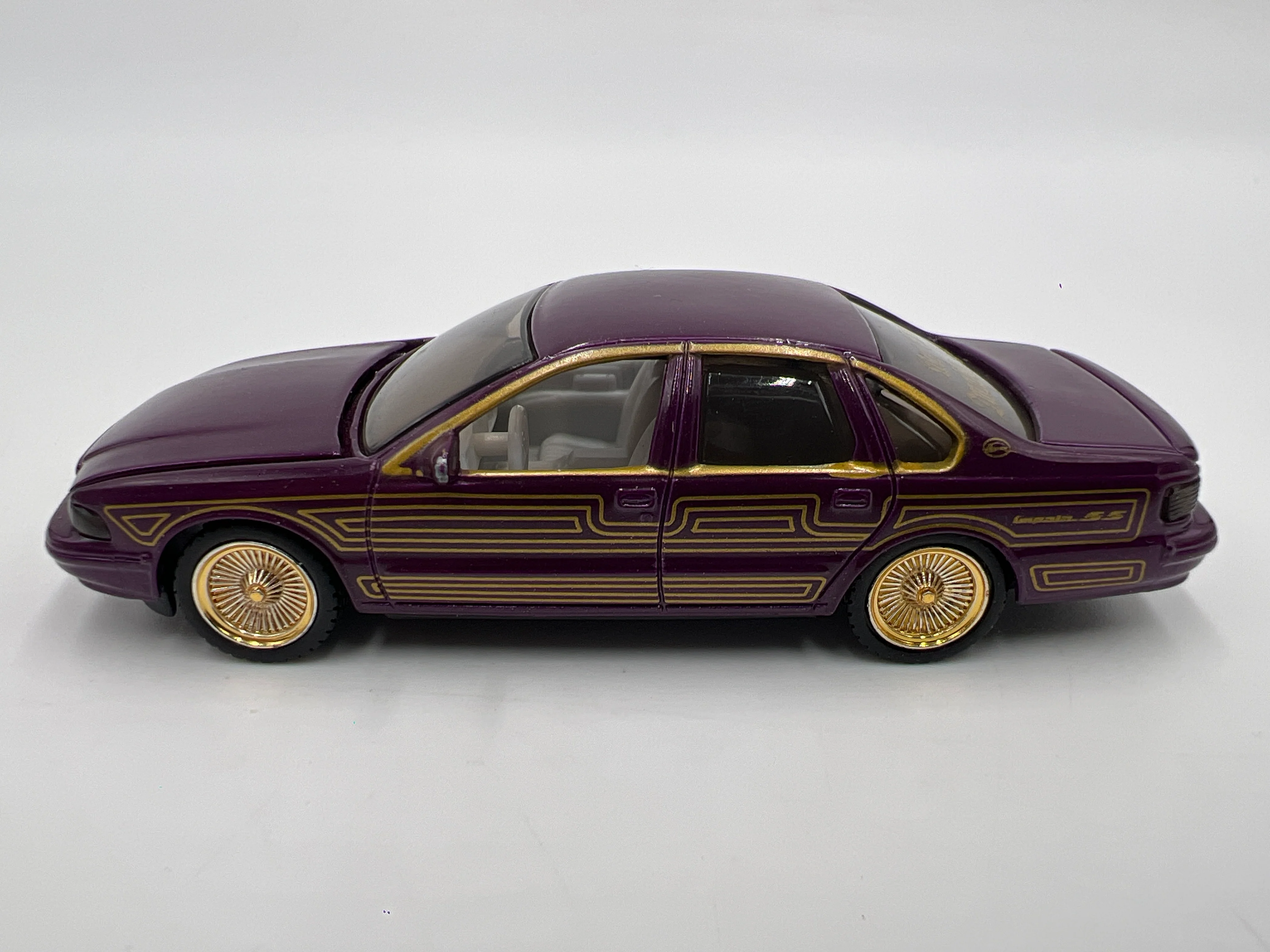 Revell 1/64 Lowrider Magazine #134 96 Chevy Impala SS Purple/Gold Loose - Image 5