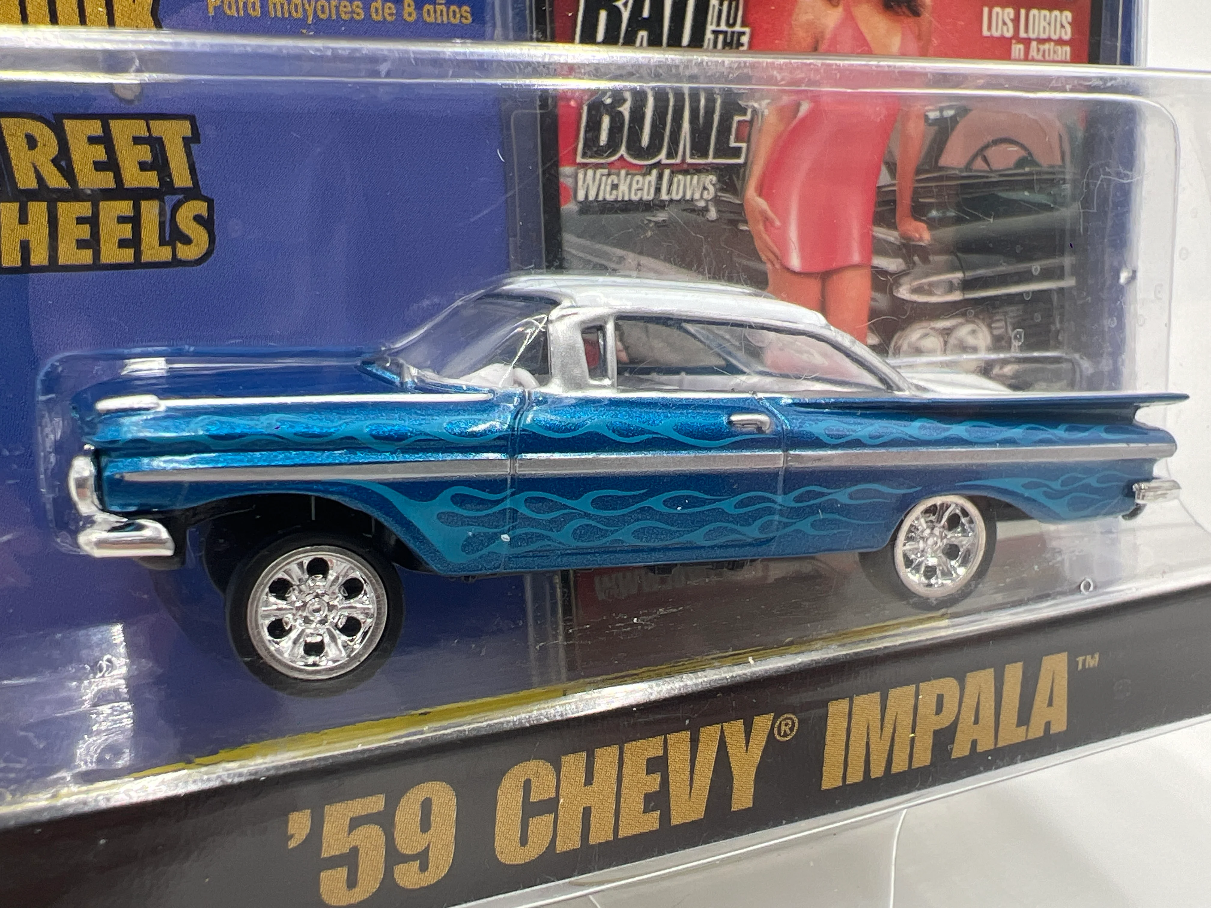 Revell Lowrider Magazine #208 59 Chevy Impala Blue - Image 2