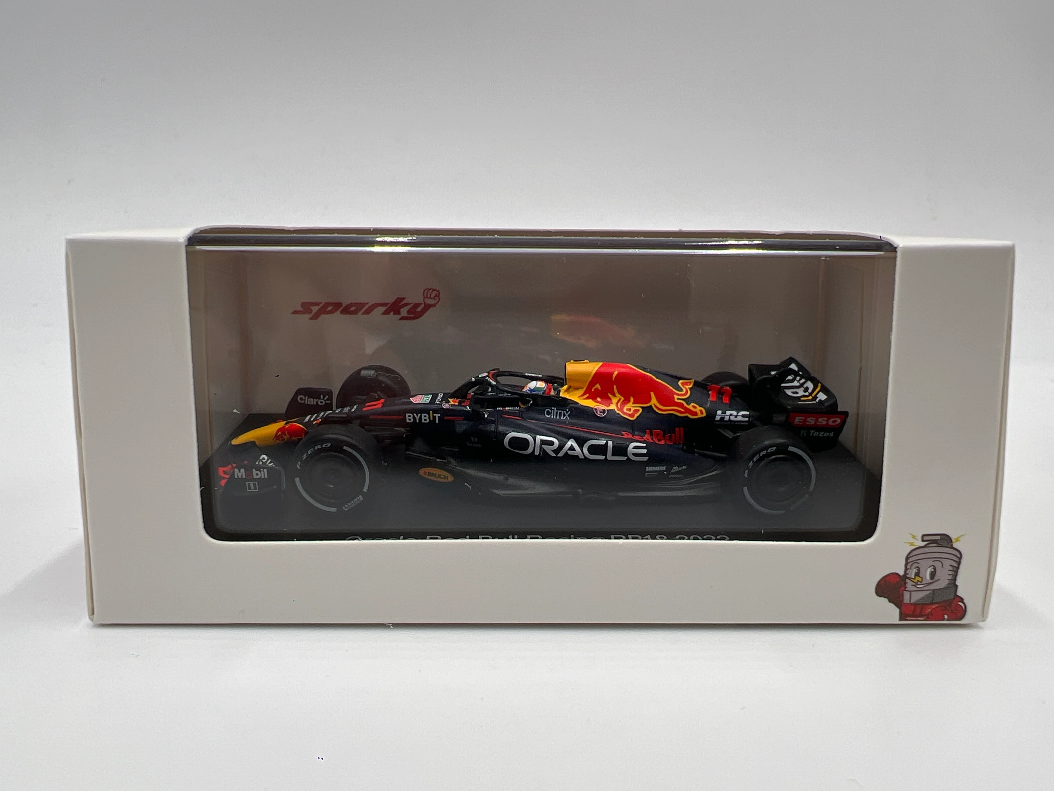 Sparky 1/64 Formula 1 Oracle Red Bull Racing RB18 2022 Sergio Perez - Image 2