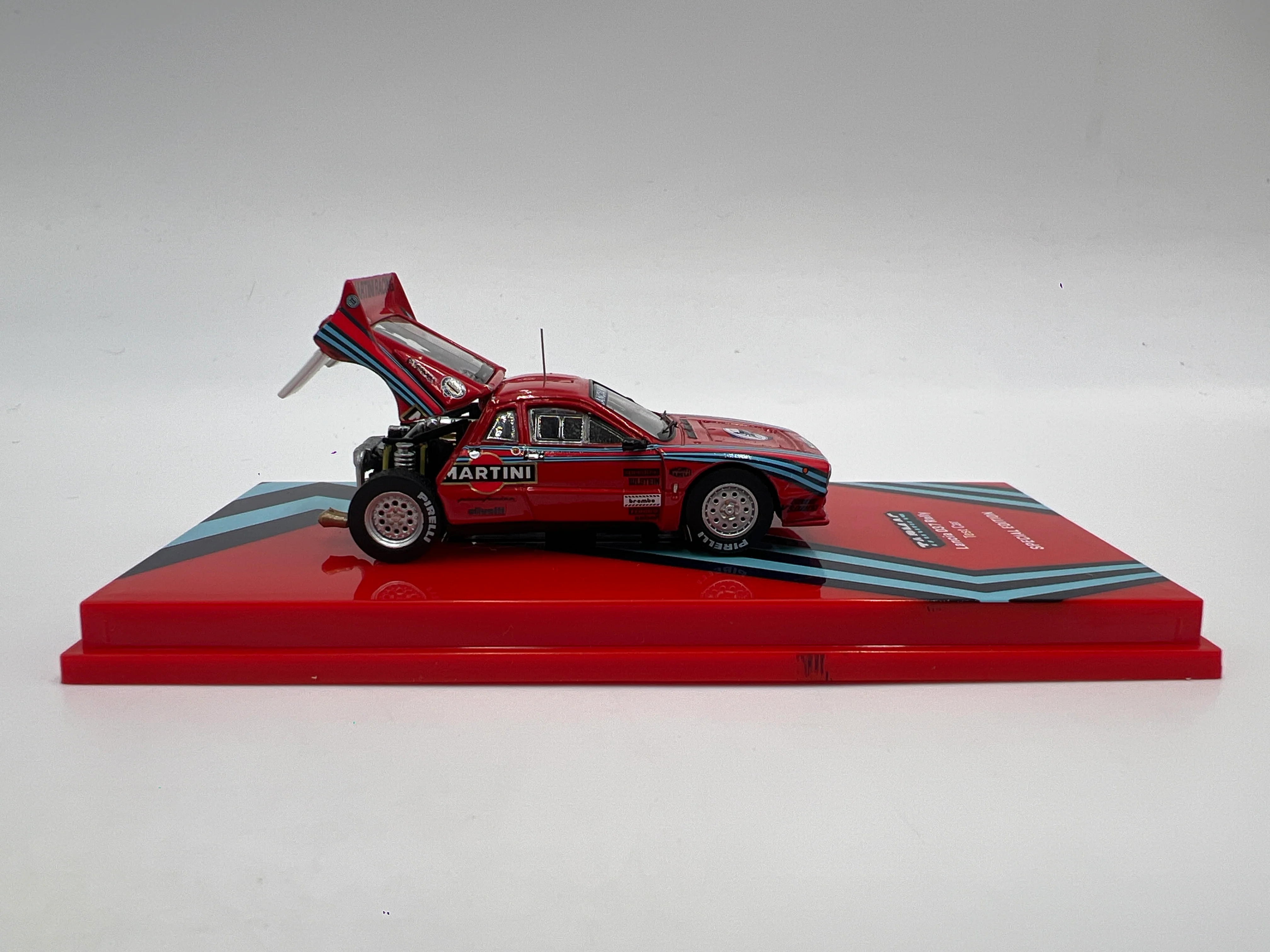 Tarmac Works x Hobby64+ Lancia 037 Rally Test Car Martini Special Edition - Image 6