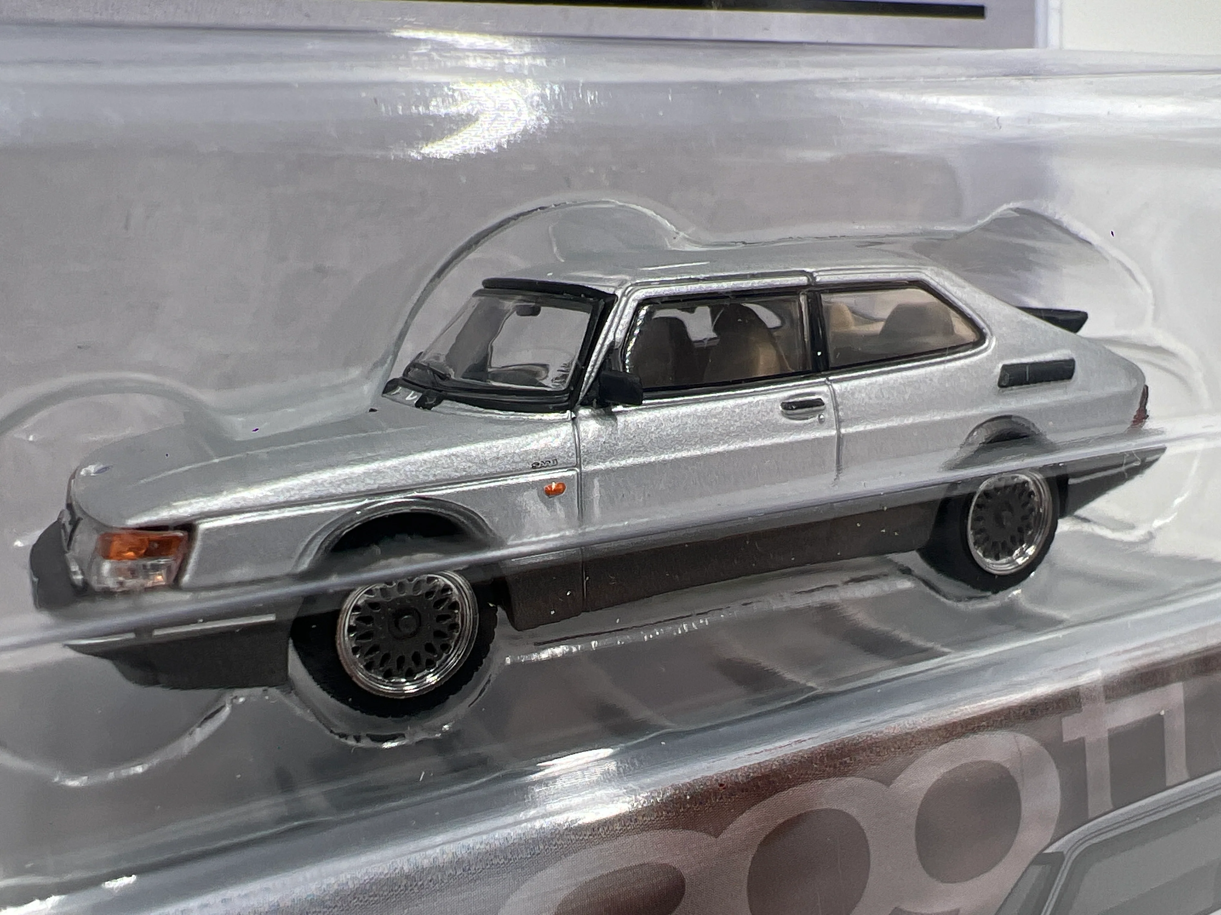 Tarmac Works Mijo Exclusives Saab 900 Turbo Silver #56 - Image 2