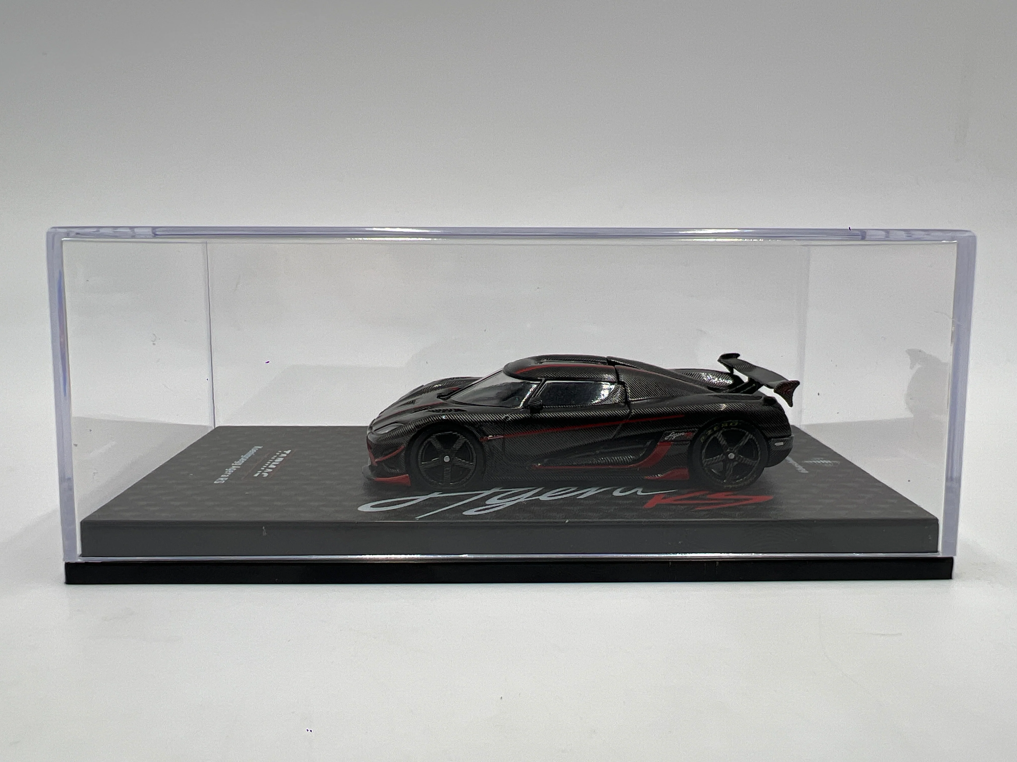 Tarmac Works x Global 64 Koenigsegg Agera RS Full Carbon - Image 6
