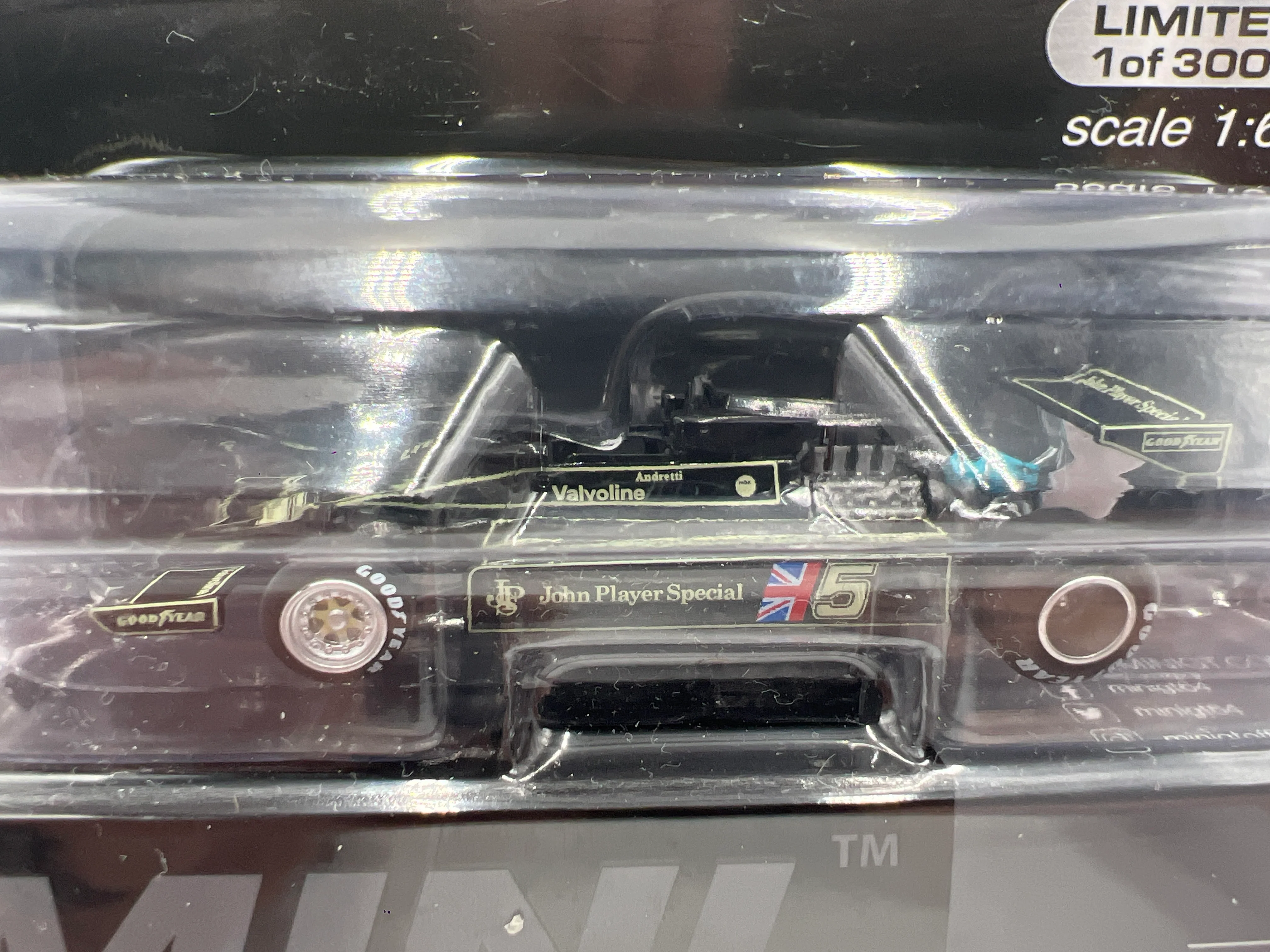 Mini GT Mijo Exclusives #489 Lotus 48 #5 1977 Presentation - Image 3