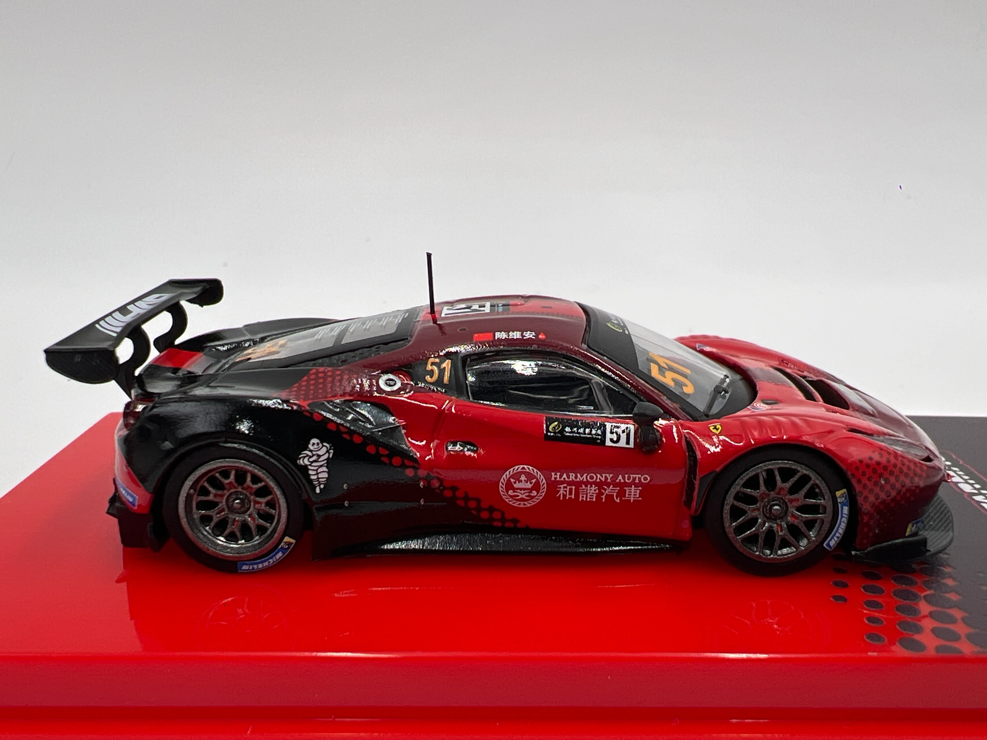 Tarmac Works x IXO Models Ferrari 488 GT3 Macau GT Cup 2022 - Image 5