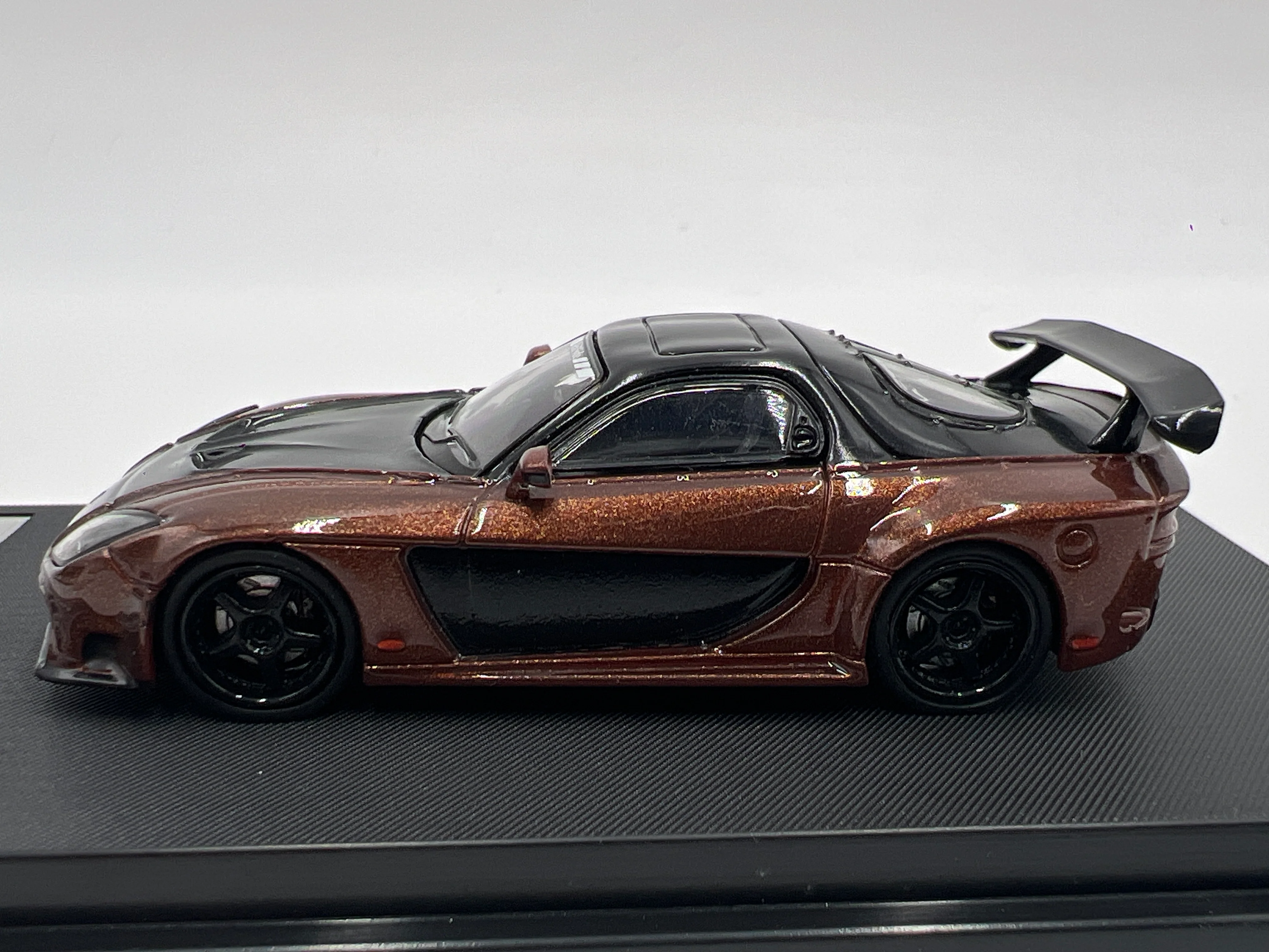 Mini Station 1/64 #97/499 VeilSide Mazda RX-7 Brown/Black - Image 4