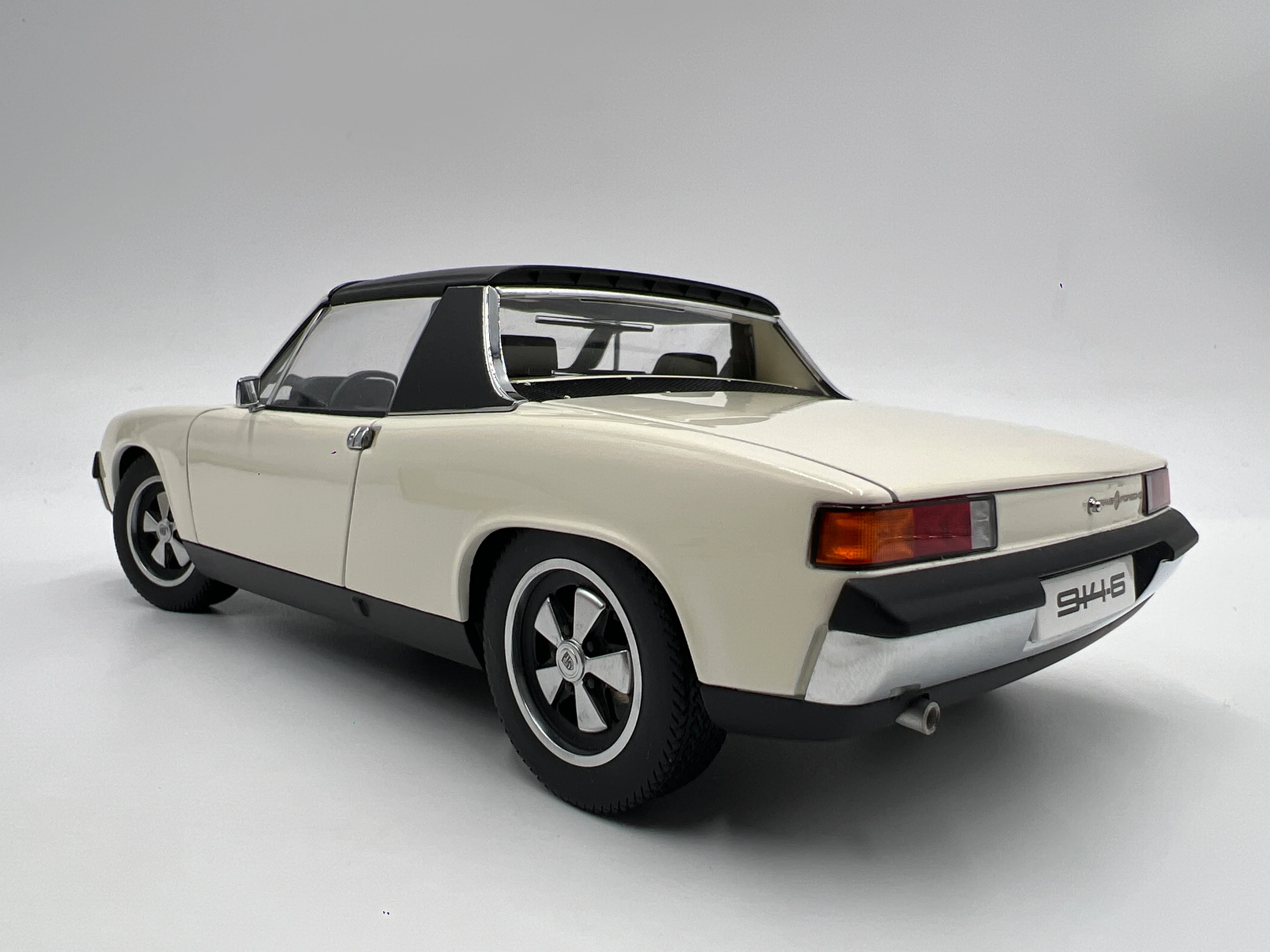 Rare AutoArt 1/18 Scale Porsche 914-6 Ivory White Loose VHTF Exceptional Detail - Image 2