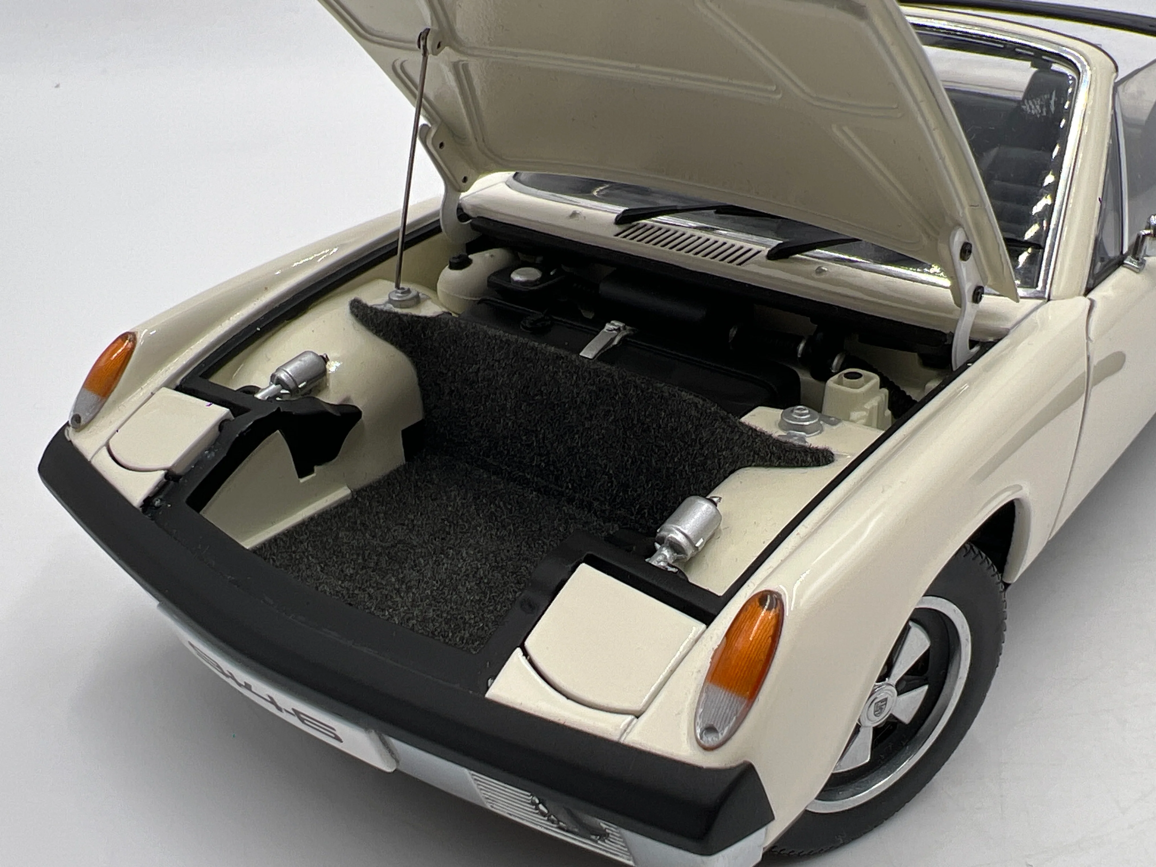 Rare AutoArt 1/18 Scale Porsche 914-6 Ivory White Loose VHTF Exceptional Detail - Image 4