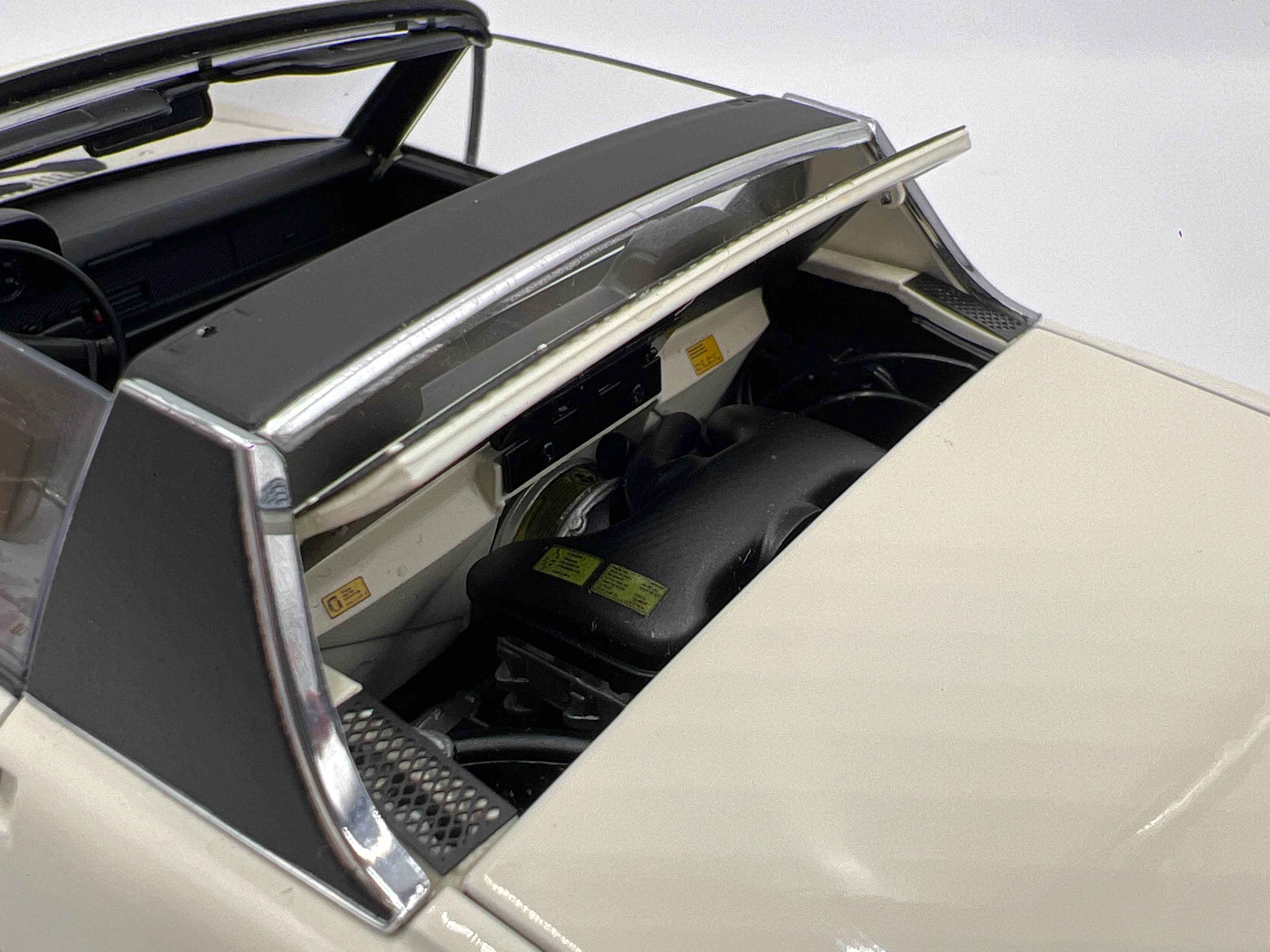 Rare AutoArt 1/18 Scale Porsche 914-6 Ivory White Loose VHTF Exceptional Detail - Image 7