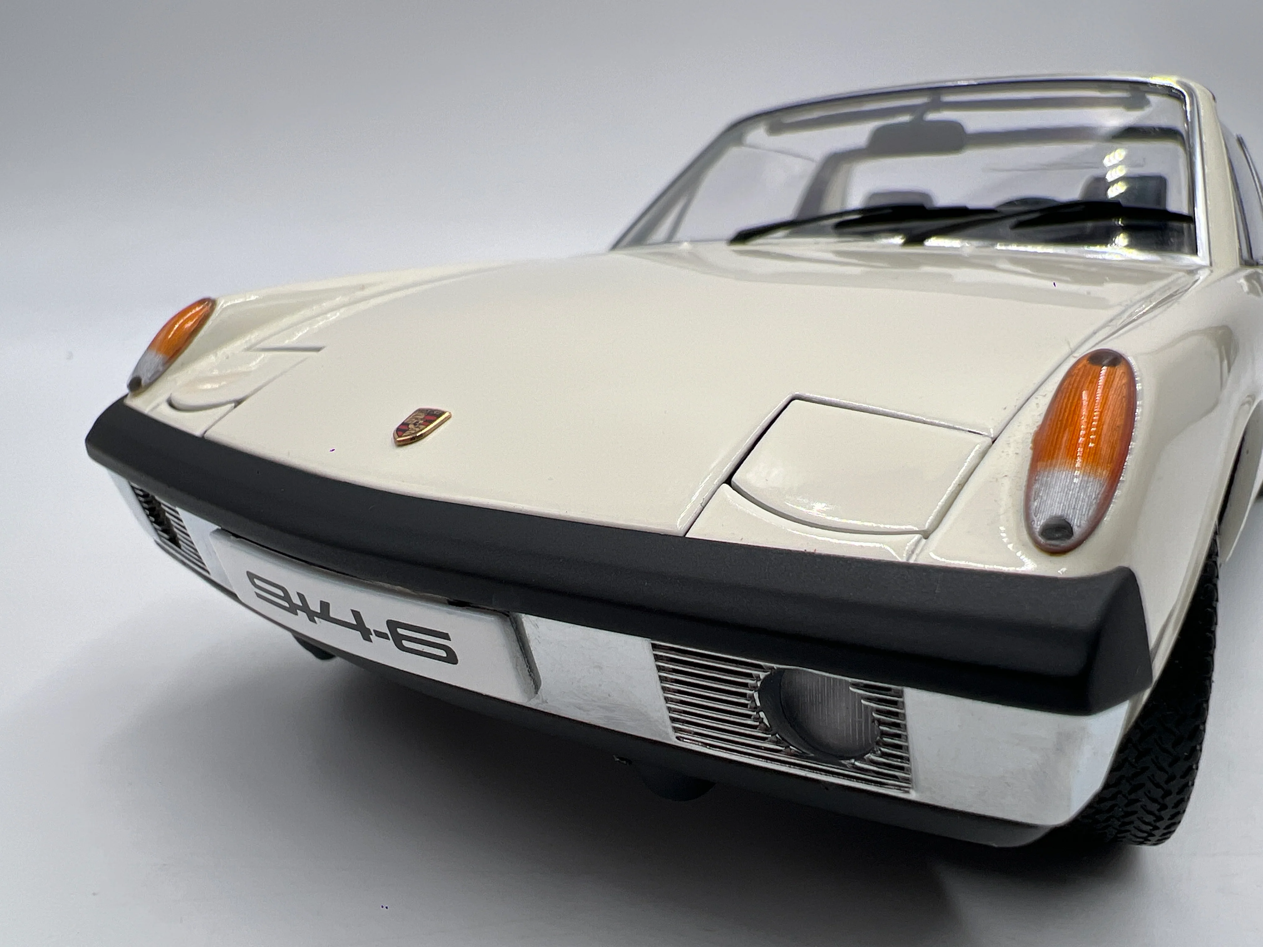 Rare AutoArt 1/18 Scale Porsche 914-6 Ivory White Loose VHTF Exceptional Detail - Image 9