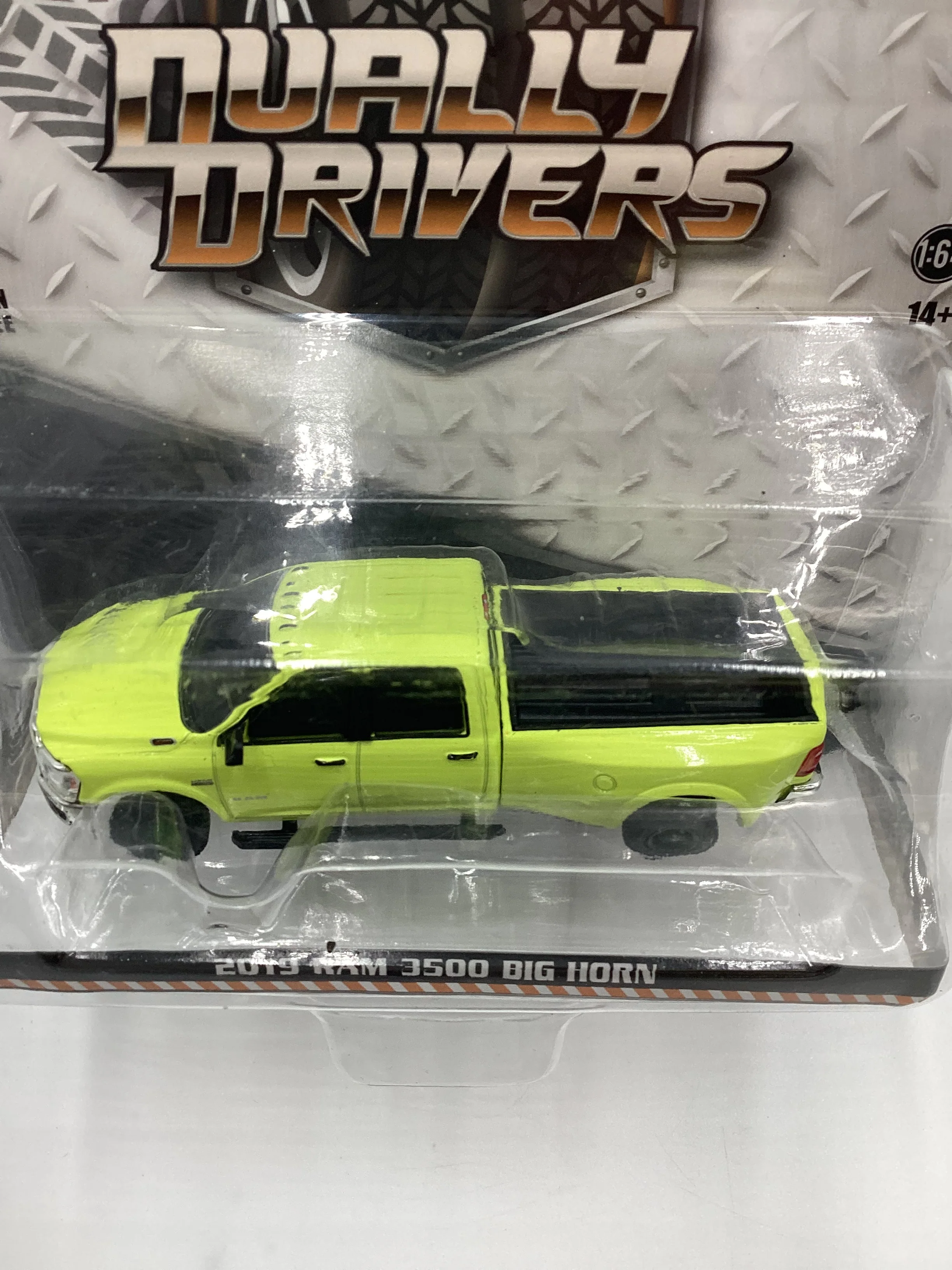 Greenlight Dually Drivers Series 11 2019 Dodge Ram 3500 Big Horn Neon Yellow CHASE - Image 6
