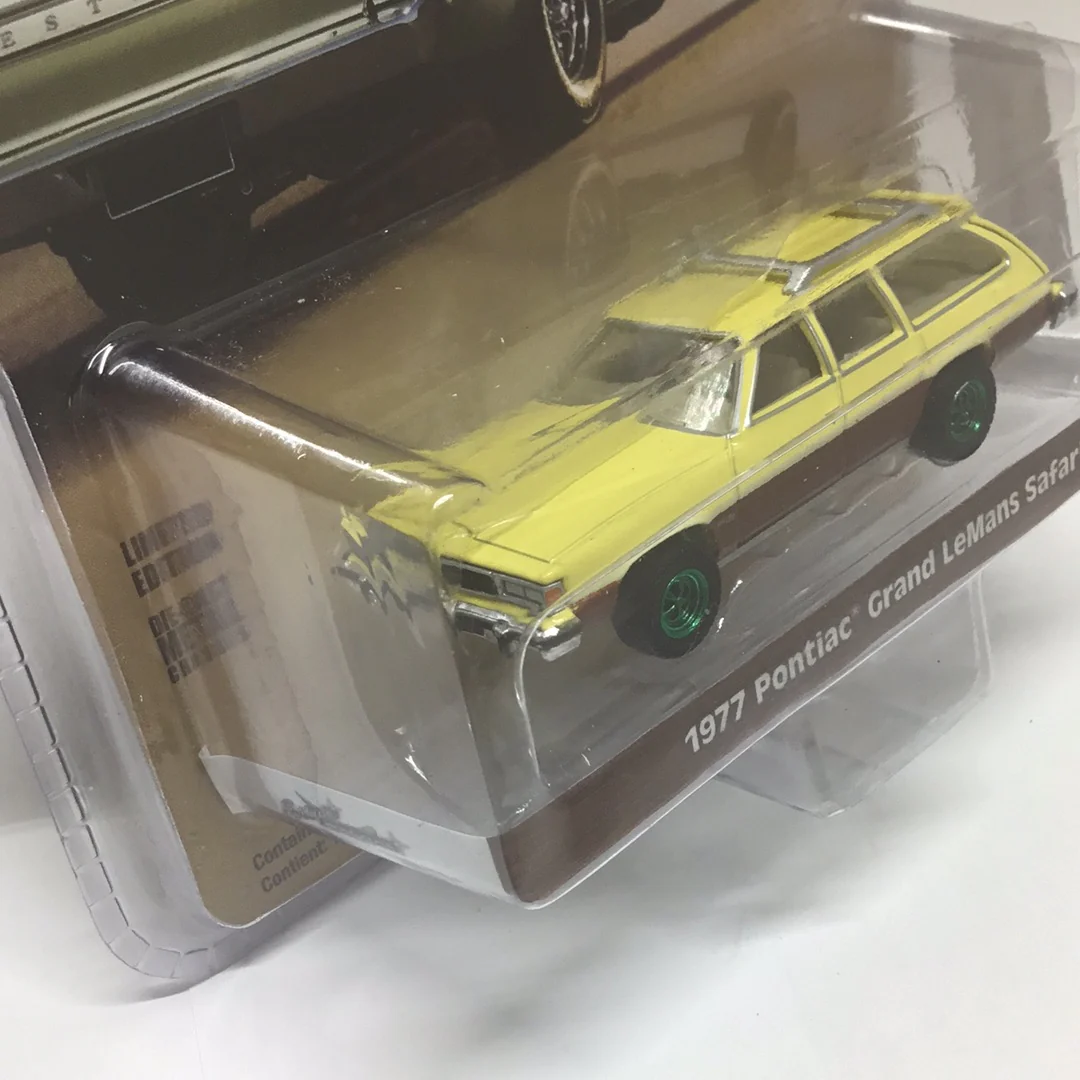 Greenlight Estate Wagons 1977 Pontiac Grand Lemans green machine CHASE - Image 3