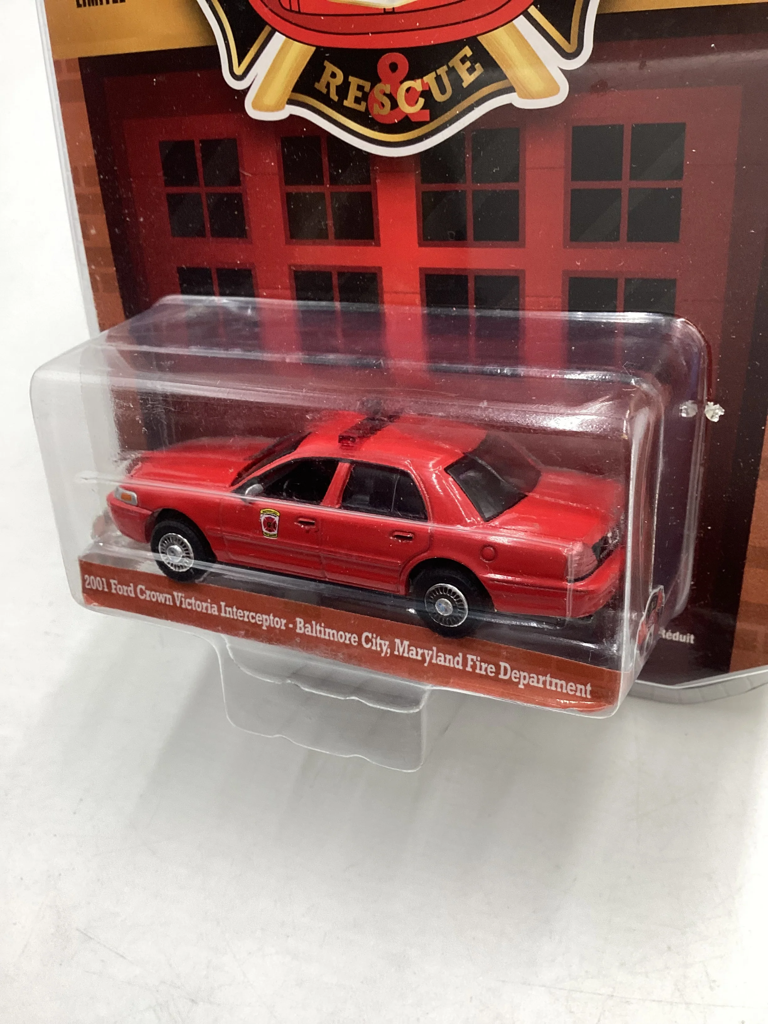 Greenlight Fire and Rescue Series 2 2001 Ford Crown Victoria Interceptor Baltimore City Fire Department 177G - Image 4