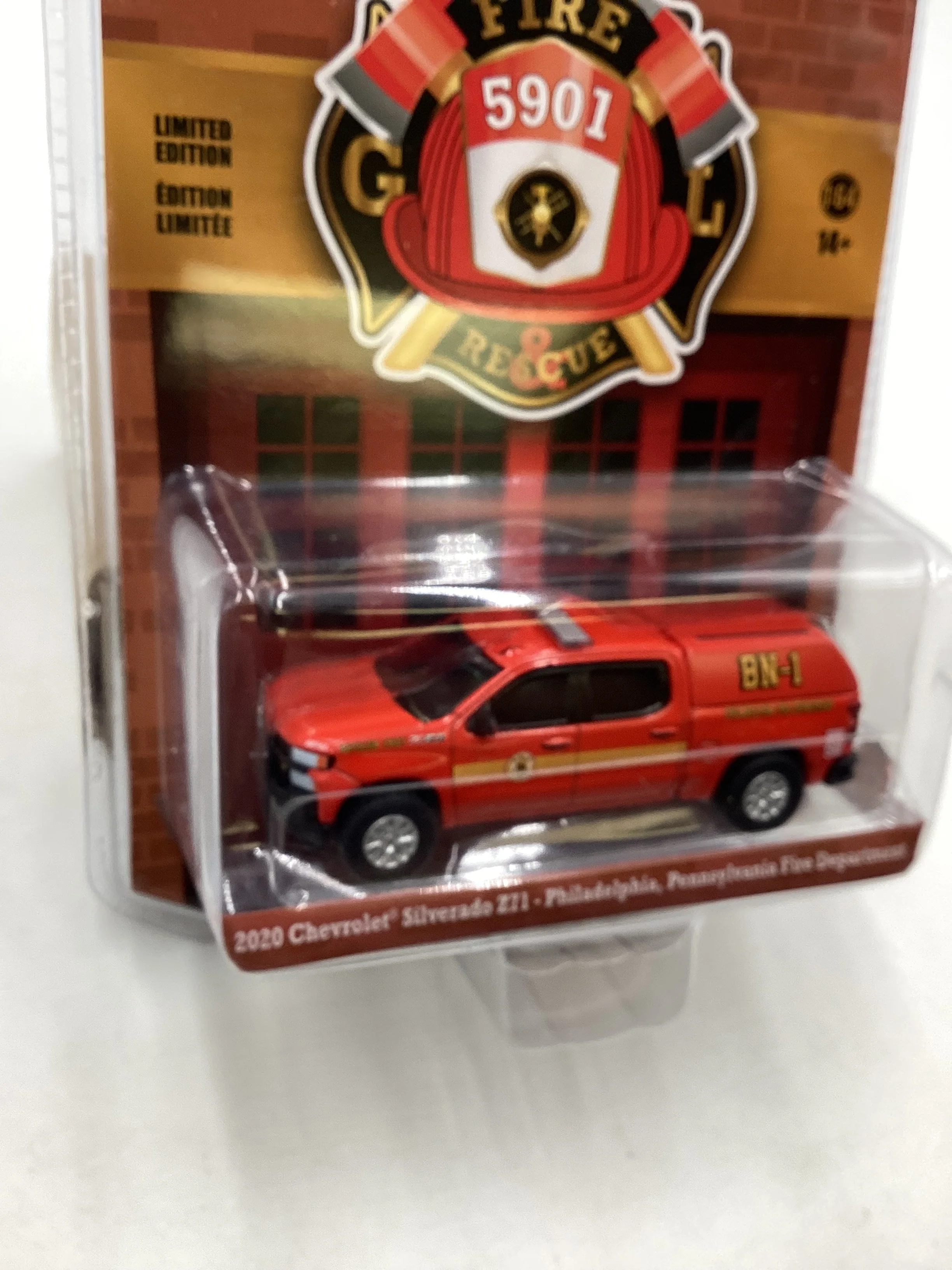 Greenlight Fire and Rescue Series 2 2020 Chevrolet Silverado Z71 Philadelphia Pennsylvania Fire Department 175G - Image 5