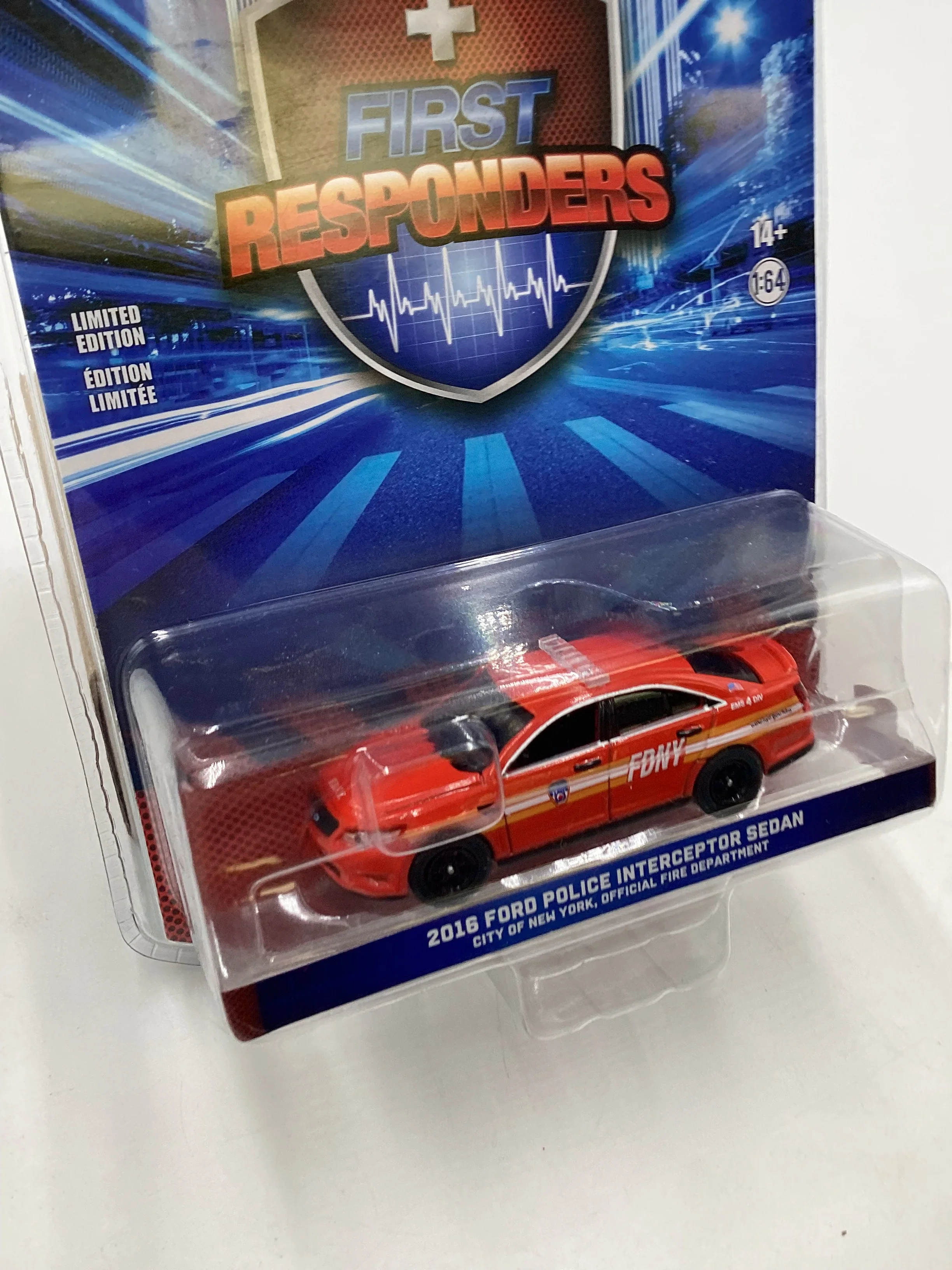 Greenlight First Responders Series 1 2016 Ford Police Interceptor Sedan City of New York Officila Fire Department 180C - Image 5