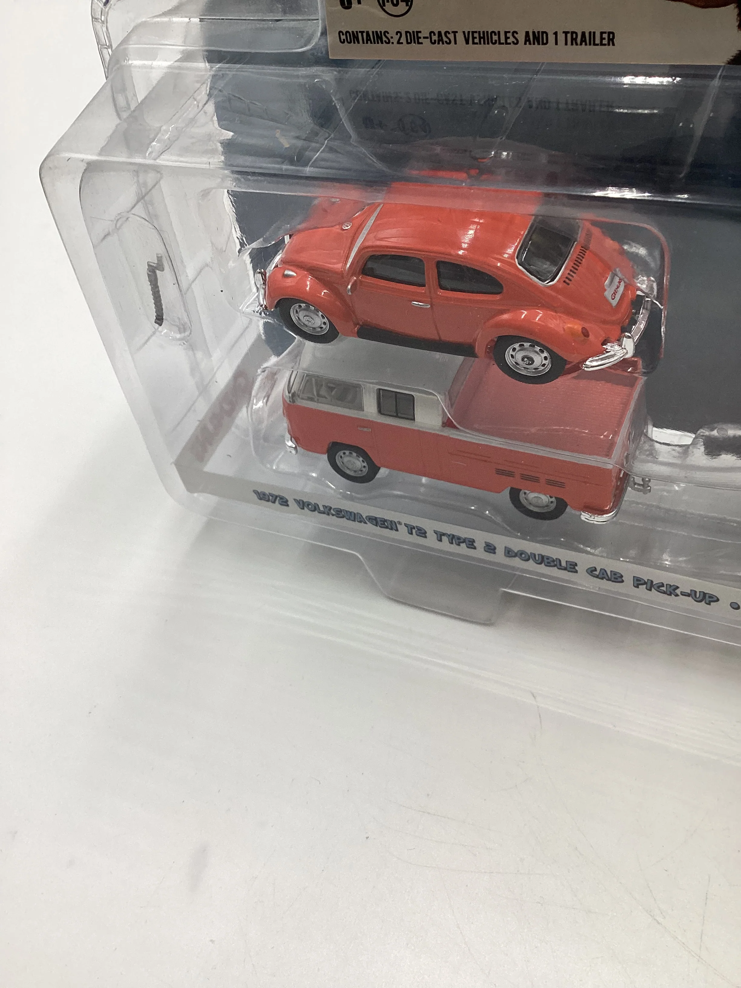 Greenlight Hollywood Hitch and Tow Gremlins 1972 Volkswagen T2 Type 2 Double Cab Pick Up 1967 Volkswagen Beetle Orange Blister Damage - Image 4
