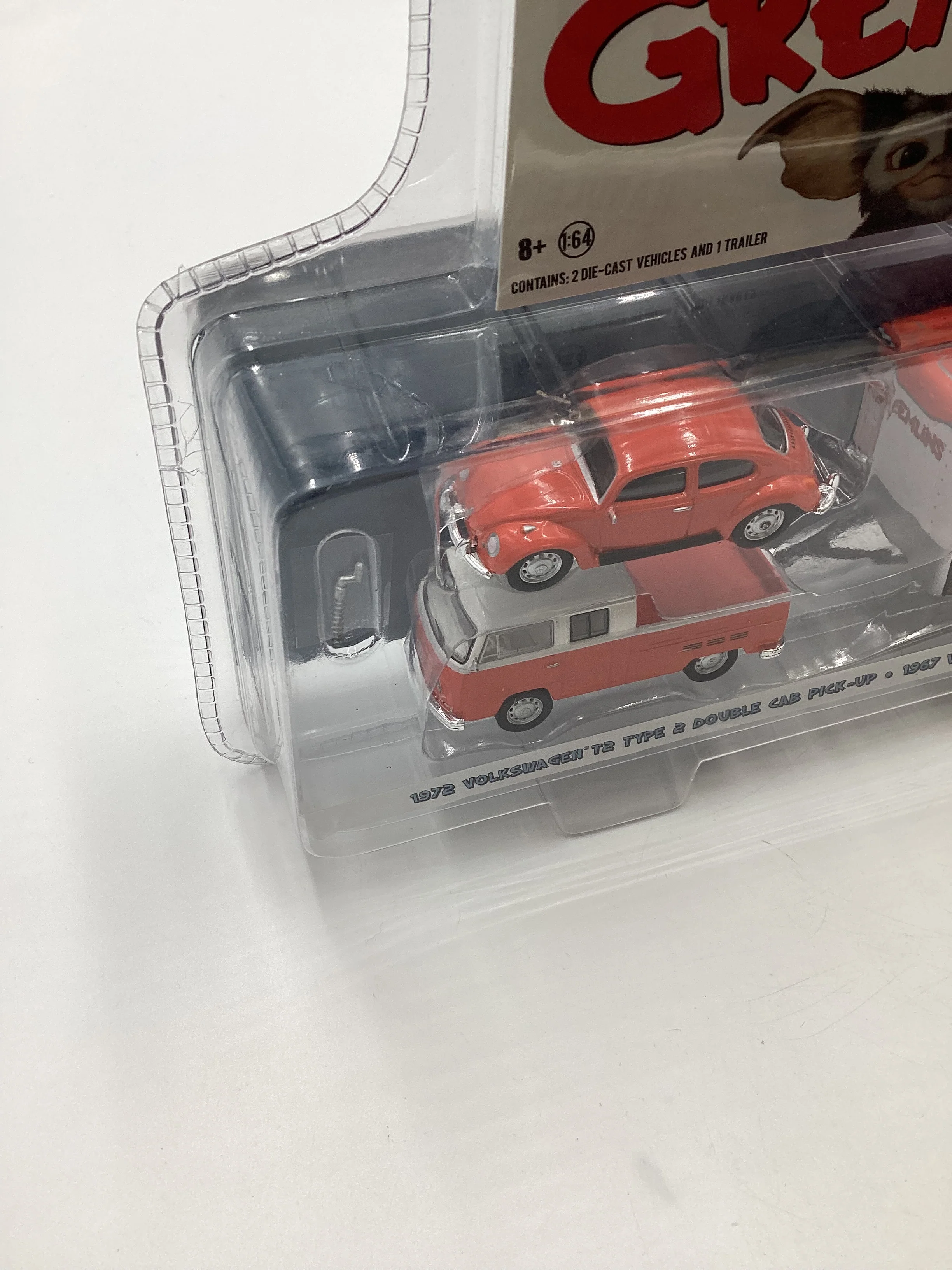 Greenlight Hollywood Hitch and Tow Gremlins 1972 Volkswagen T2 Type 2 Double Cab Pick Up 1967 Volkswagen Beetle Orange Blister Damage - Image 5
