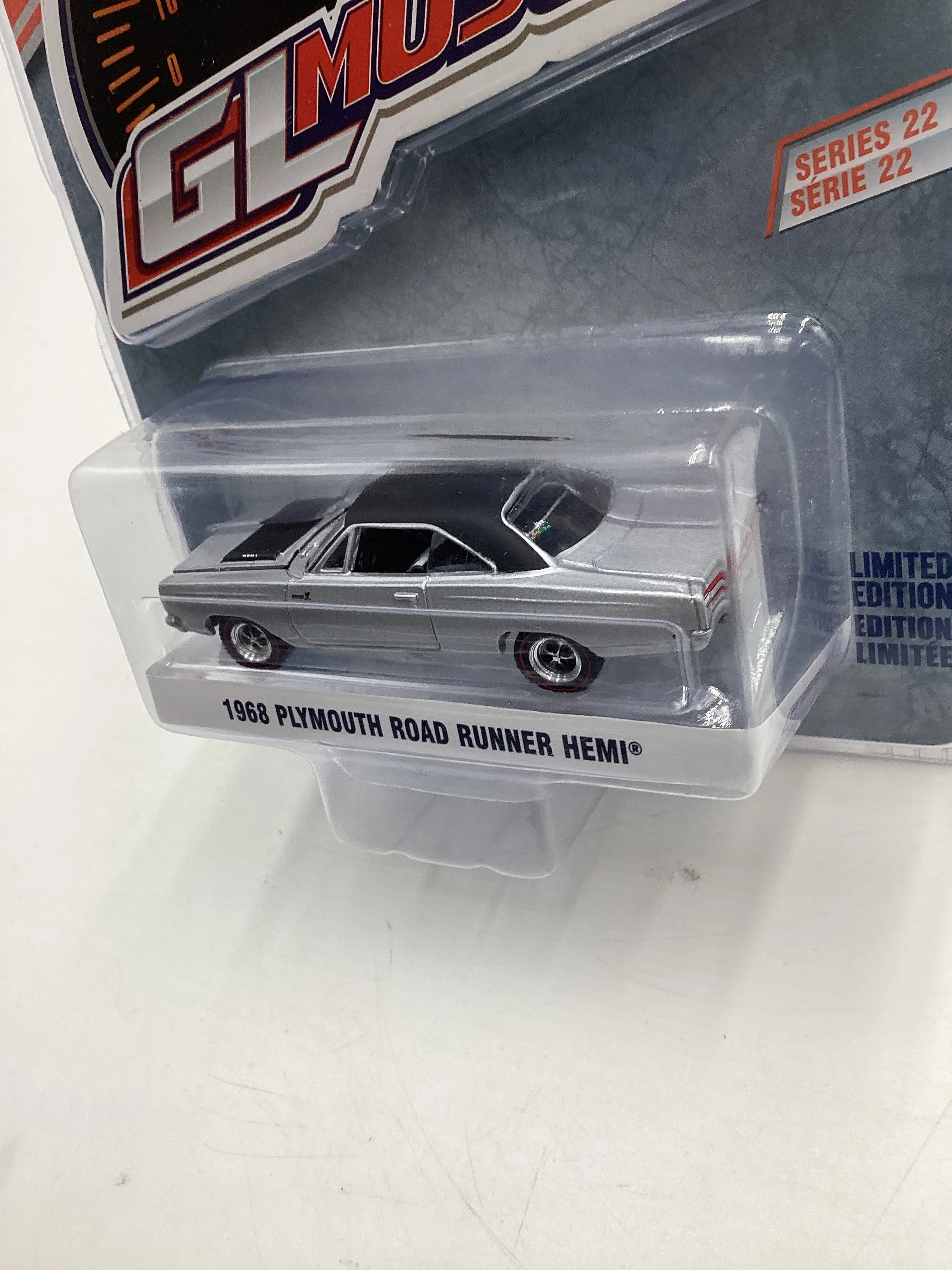 Greenlight GL Muscle Series Series 22 1968 Plymouth Road Runner Hemi Silver 178E - Image 4