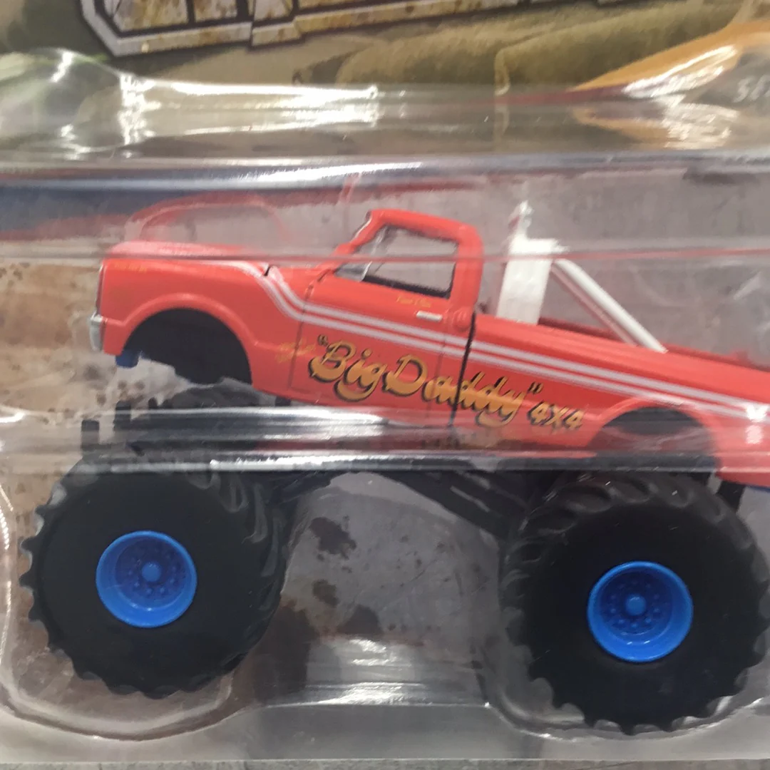 Greenlight Kings of crunch series 13 1969 Chevrolet K-20 Big Daddy Walmart chase (Body Lifted see photos) - Image 2