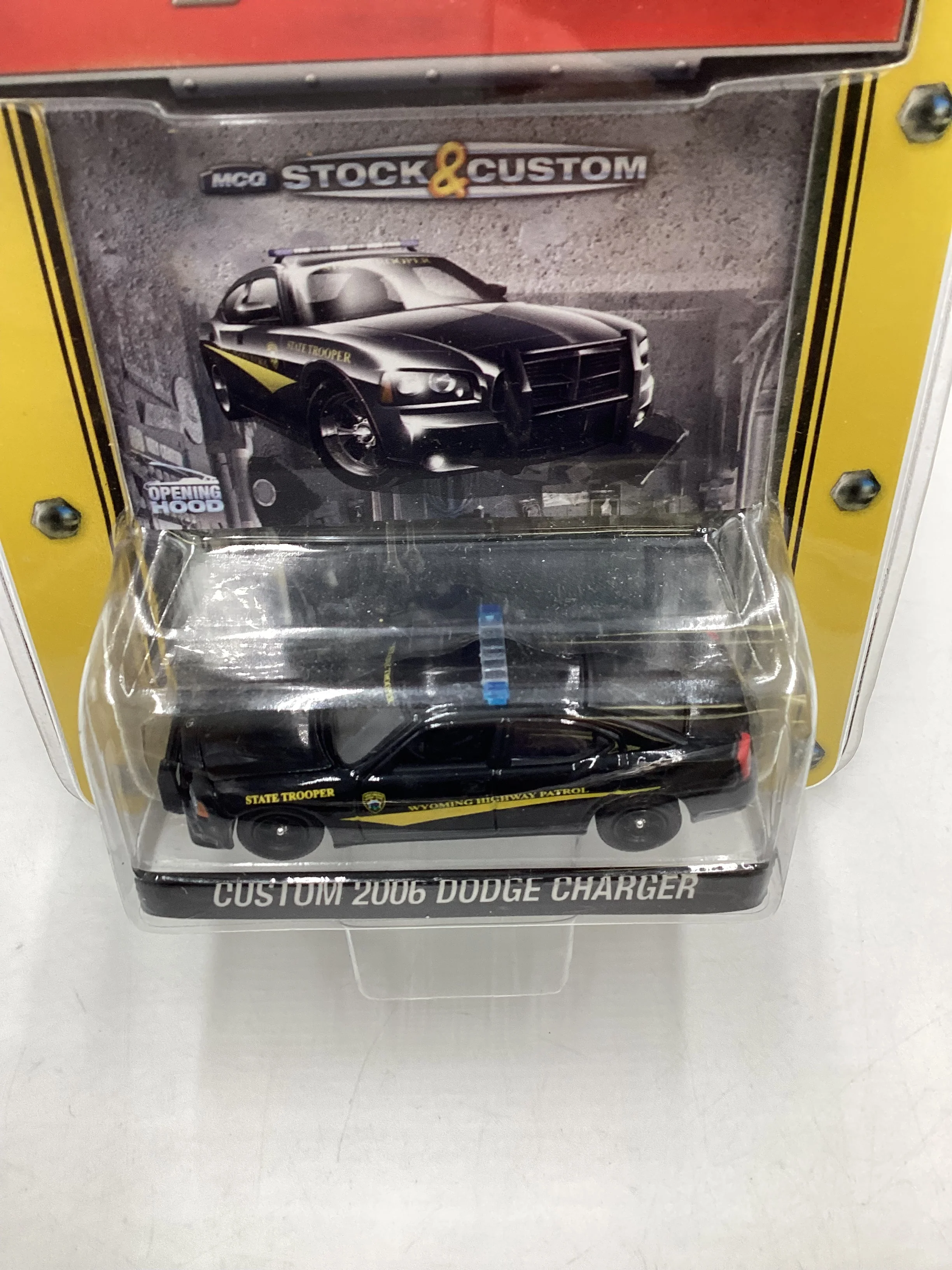 Greenlight Muscle Car Garage Series 5 Custom 2006 Dodge Charger Police - Image 6