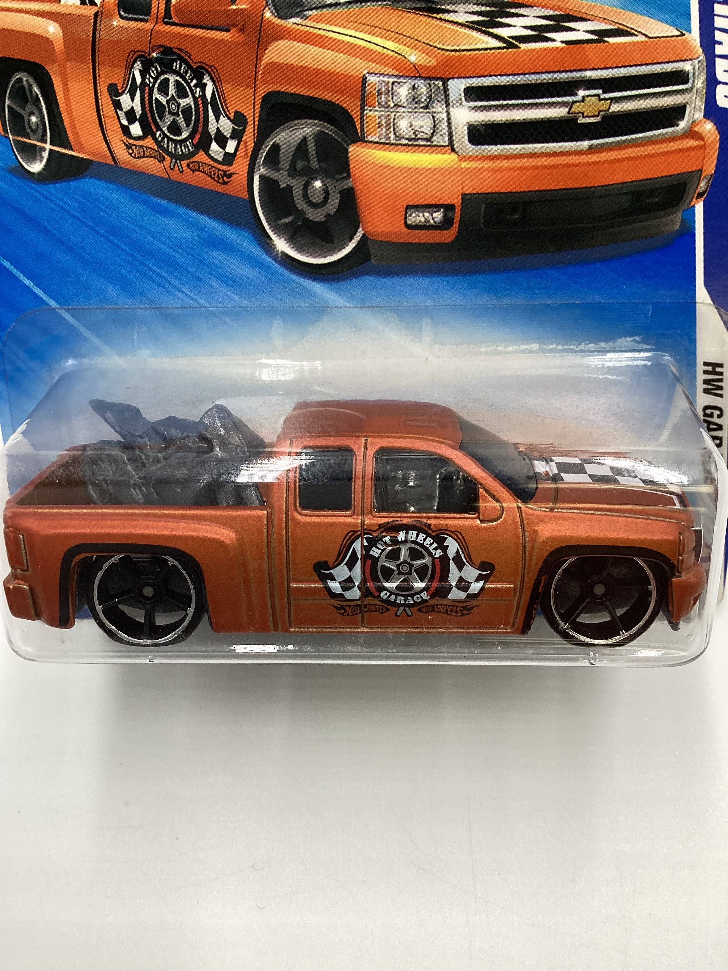 Hot Wheels 2010 #070 Chevy Silverado Orange (SR) - Image 3