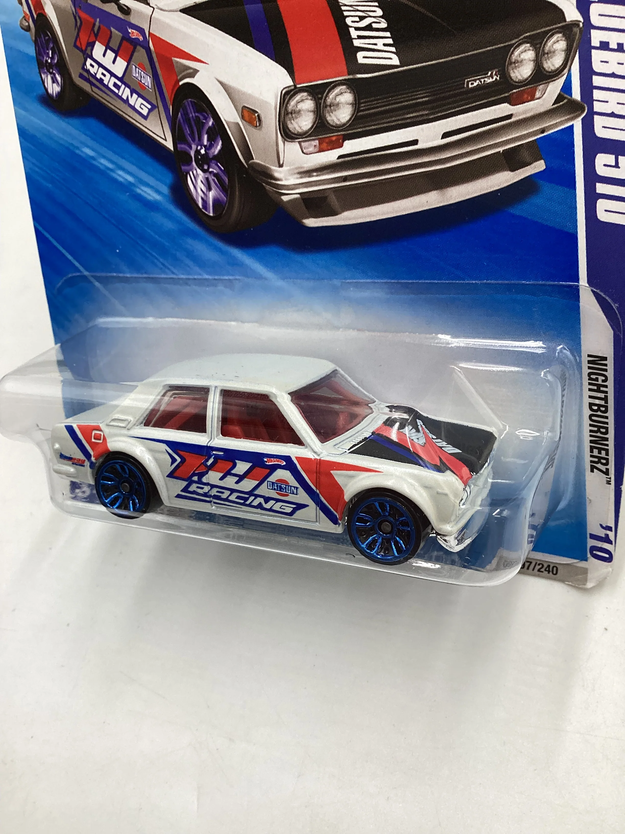 Hot Wheels 2010 097/240 Datsun Bluebird 510 - Image 4