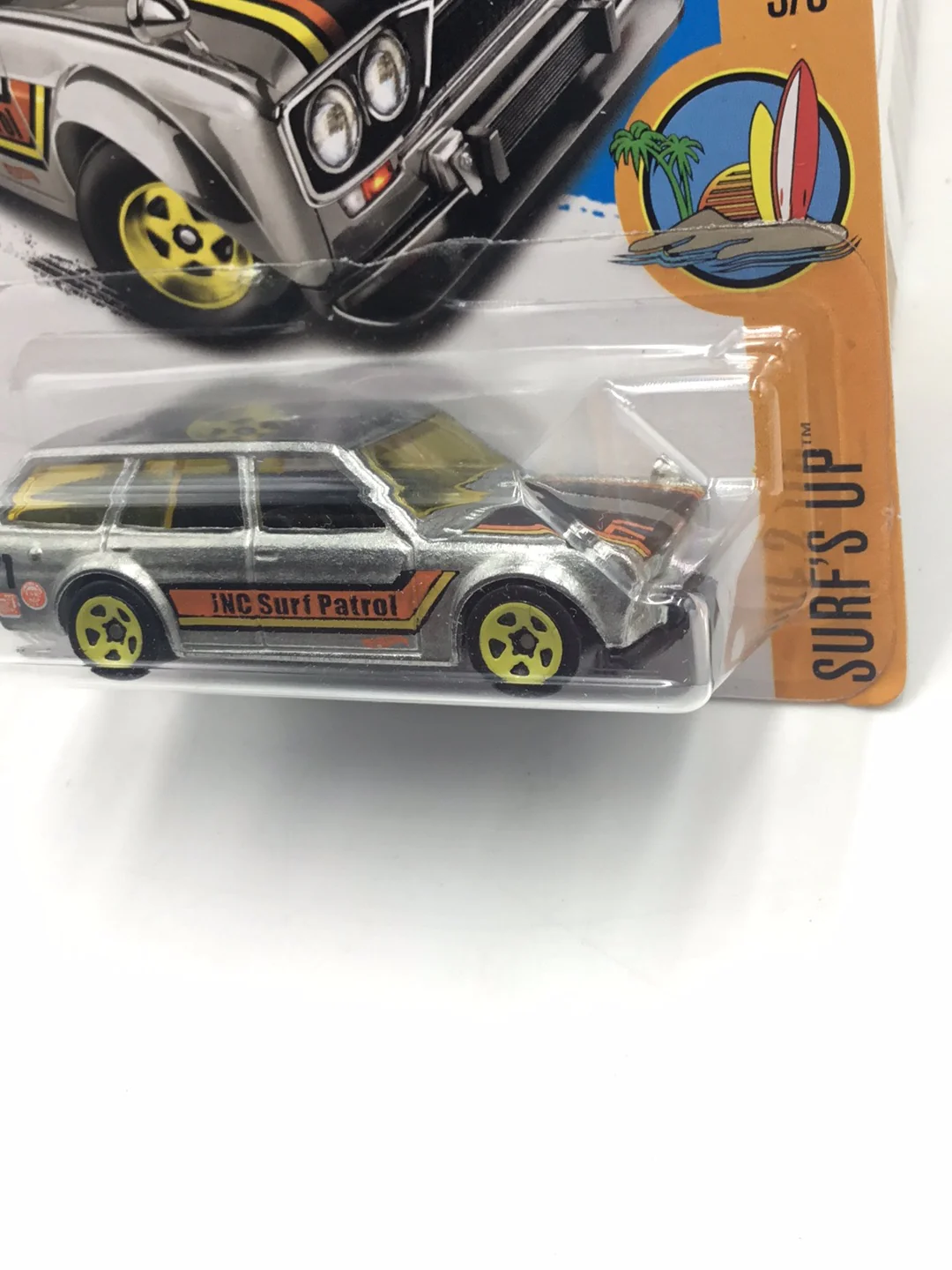 Hot Wheels 2017 Zamac 71 Datsun Bluebird 510 wagon with protector - Image 4