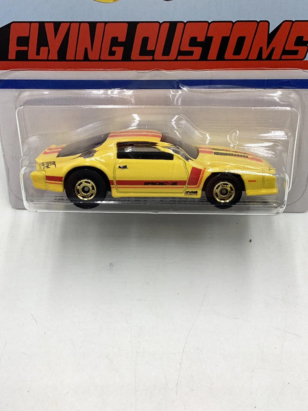 Hot wheels 2022 Flying Customs 85 Chevrolet Camaro IROC-Z 155G - Image 3