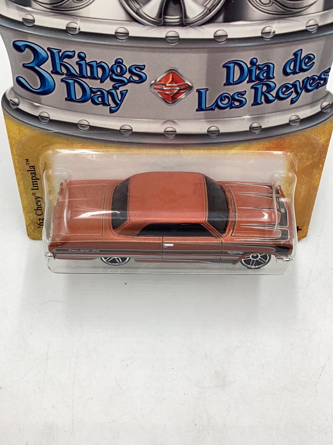 Hot Wheels 3 Kings Day 63 Chevy Impala with protector - Image 5