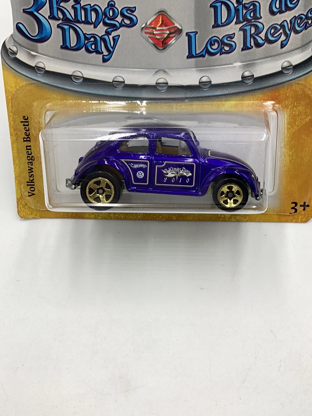Hot Wheels 3 Kings Day Volkswagen Beetle Target exclusive with protector - Image 3