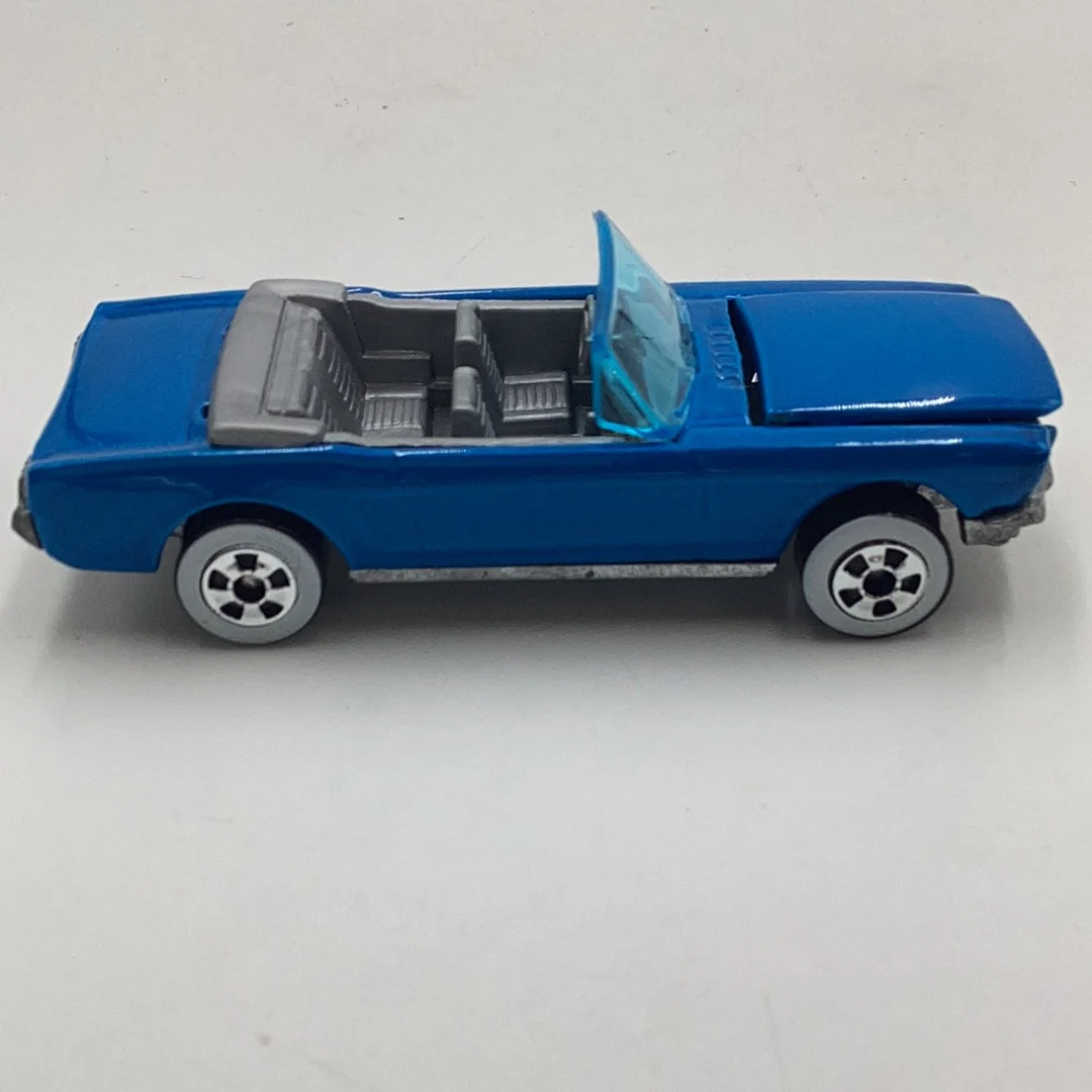 Hot Wheels 40th anniversary 65 Mustang Convertible loose vehicle - Image 4
