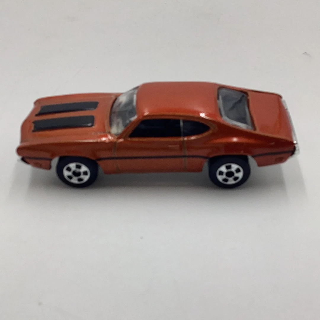 Hot Wheels 40th anniversary Olds 442 W-30 loose vehicle - Image 2