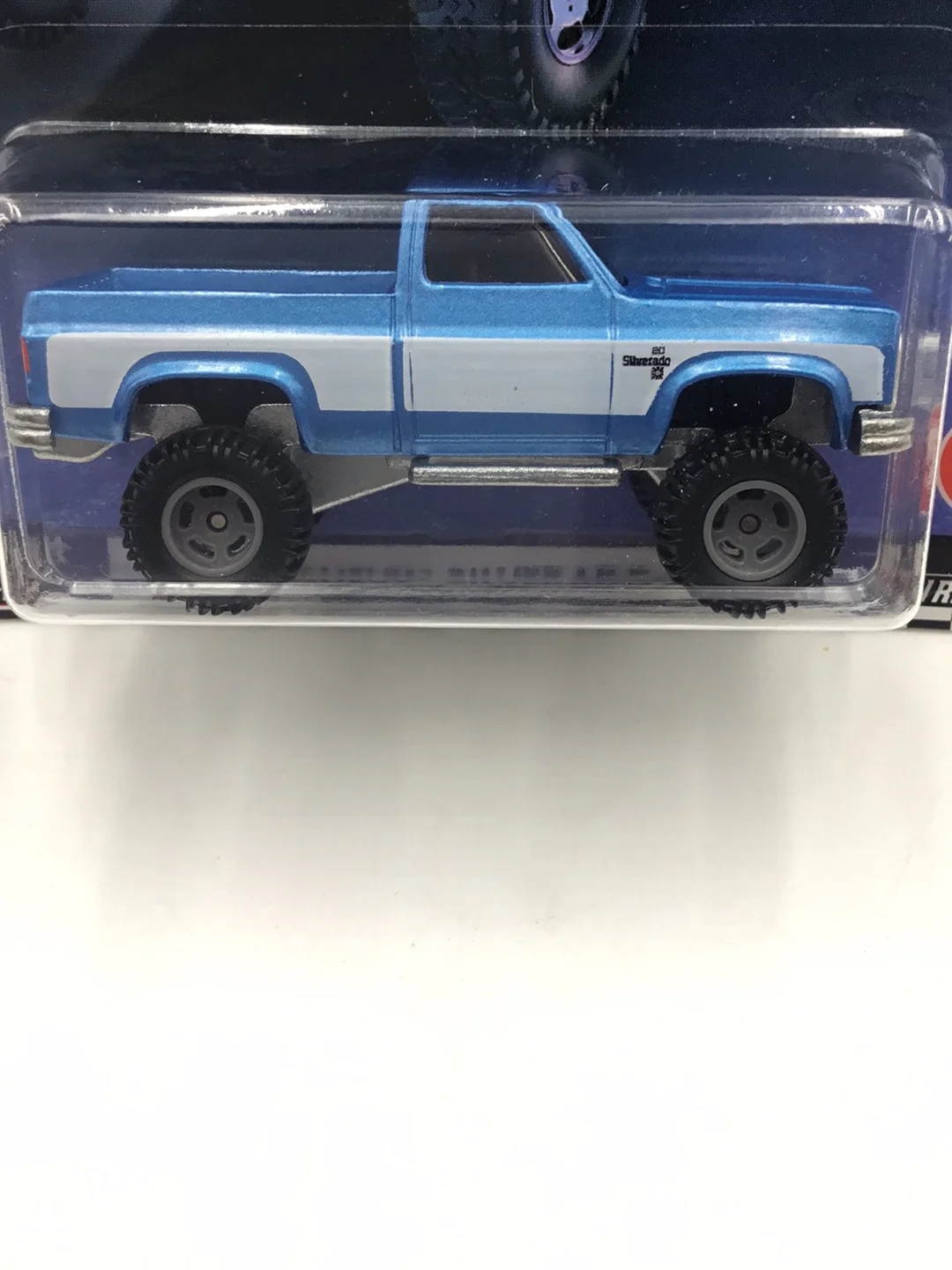 Hot Wheels Boulevard #5 83 Chevy Silverado 4x4 - Image 2