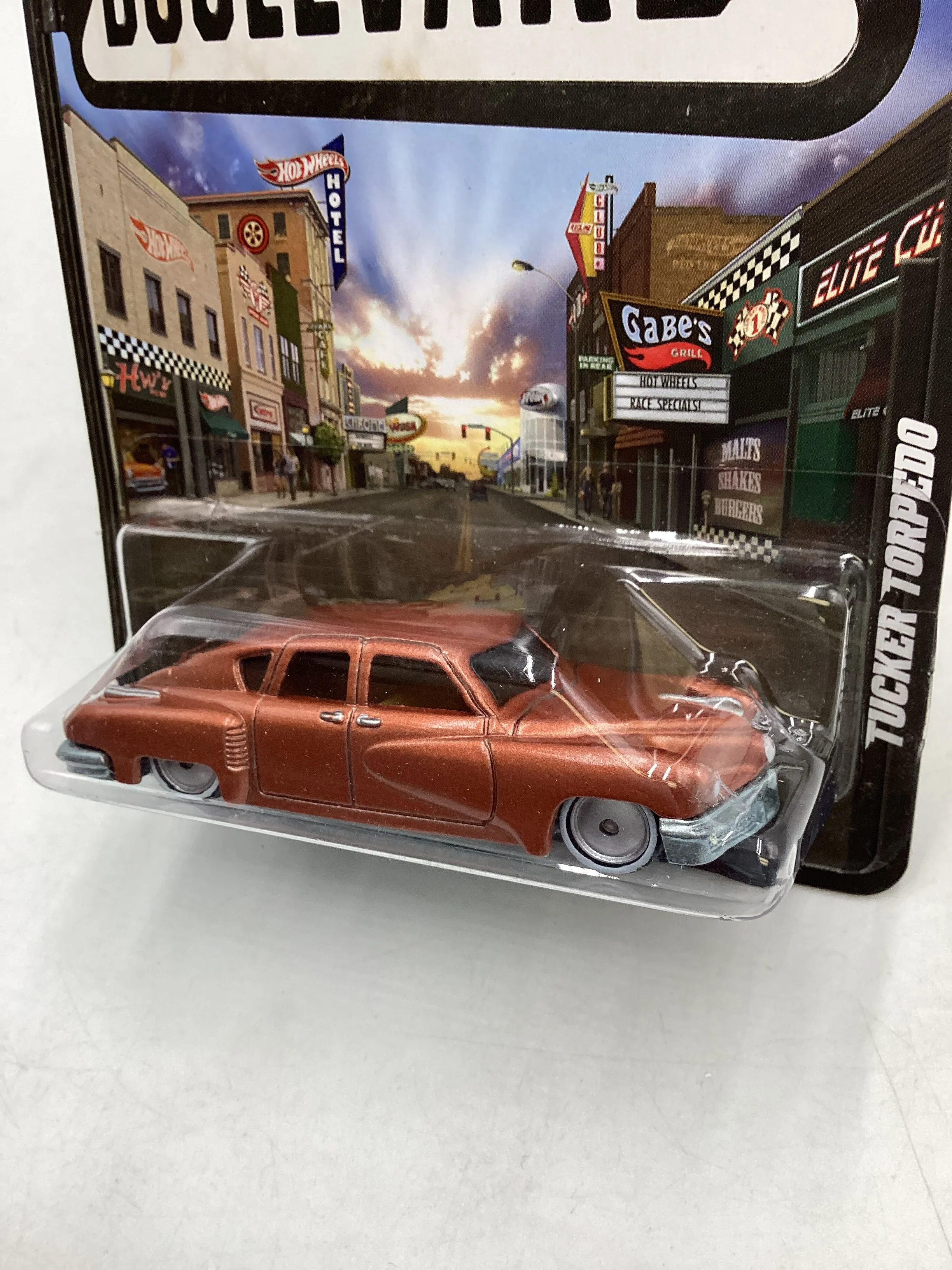 Hot Wheels Boulevard Ahead of its Time Tucker Torpedo 243A - Image 4