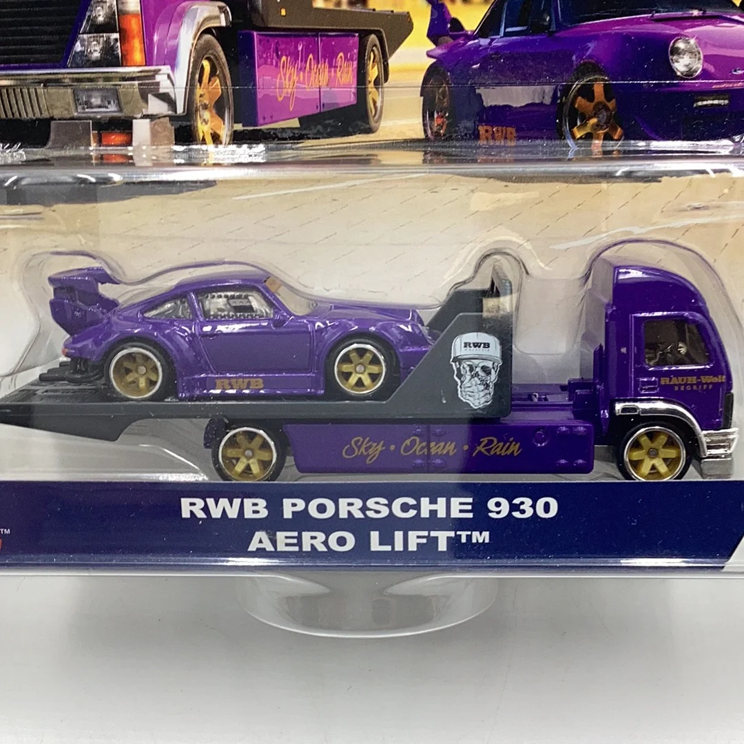 Hot wheels car culture team transport #17 RWB Porsche 930 Aero Lift with protector - Image 2