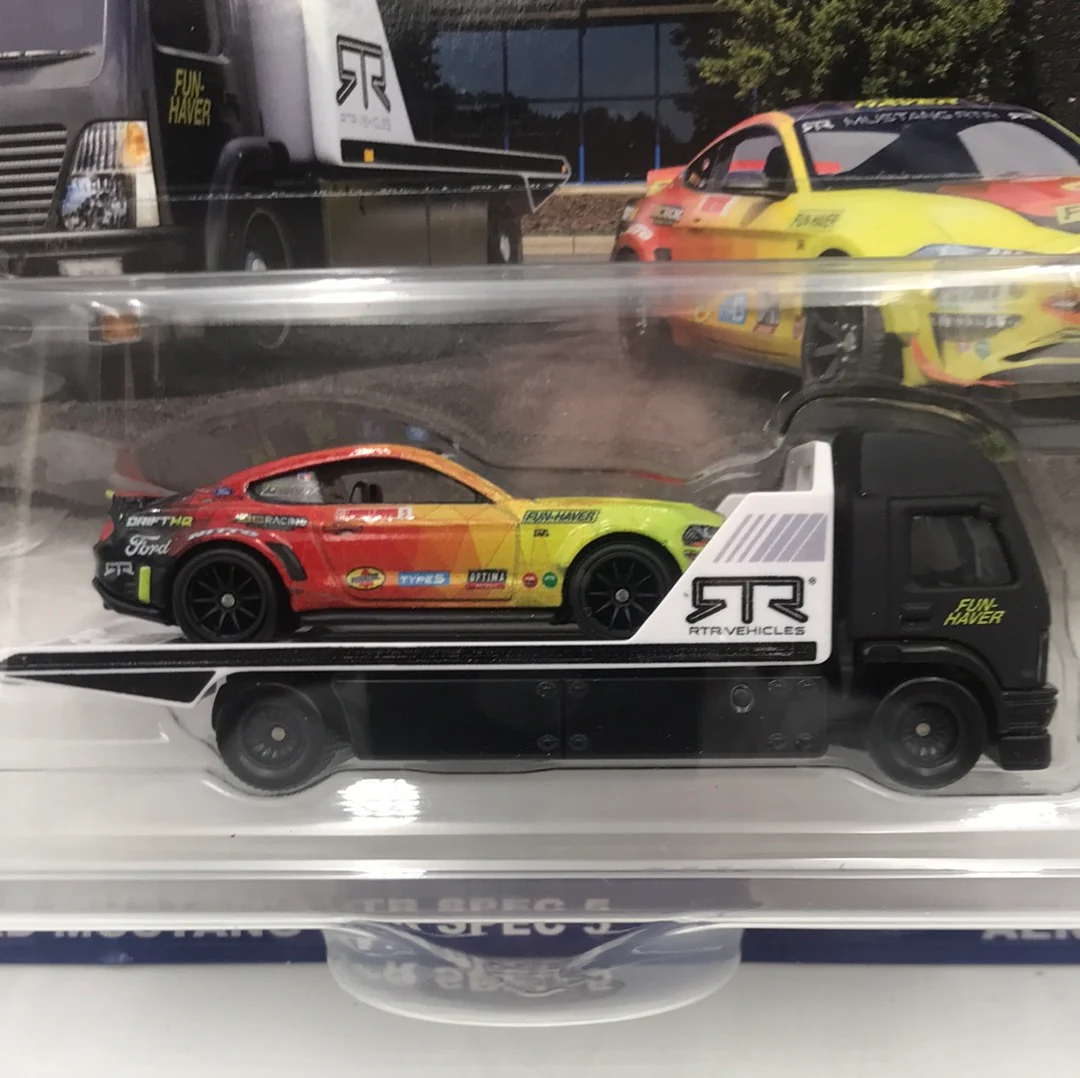 Hot wheels car culture team transport #50 23 Ford Mustang RTR Spec 5 Aero Lift - Image 2