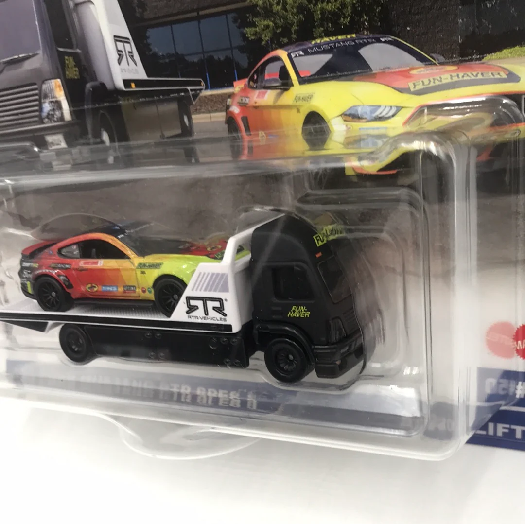 Hot wheels car culture team transport #50 23 Ford Mustang RTR Spec 5 Aero Lift - Image 3