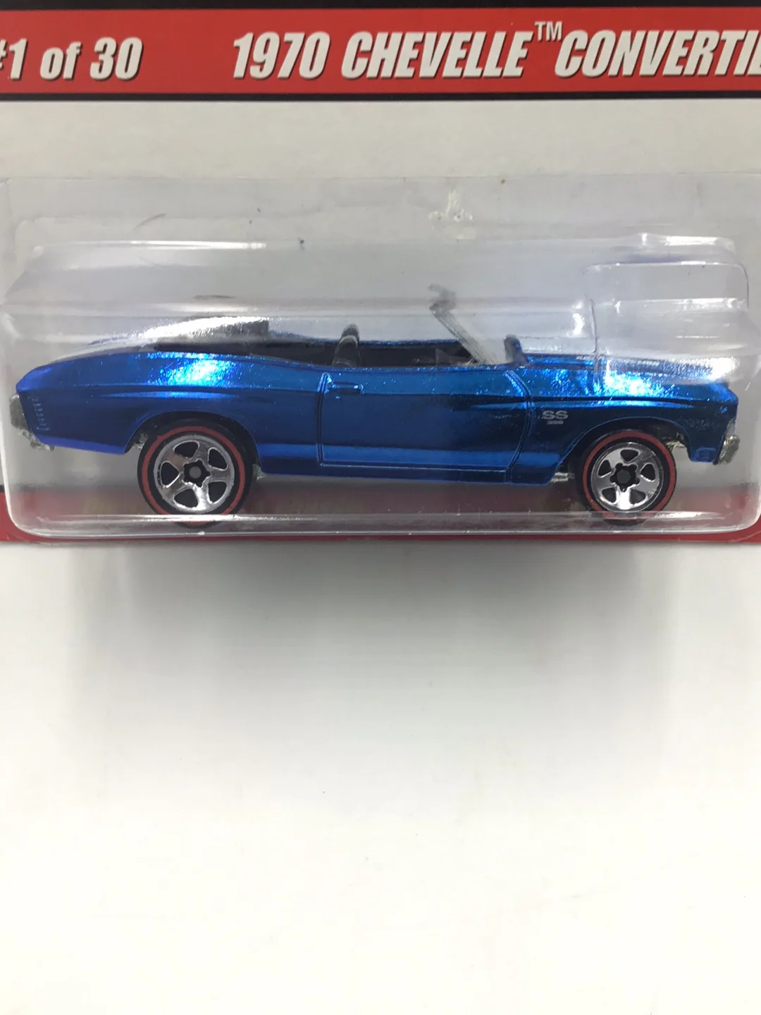 Hot wheels classics series 2 #1 1970 Chevelle Convertible GG3 - Image 2