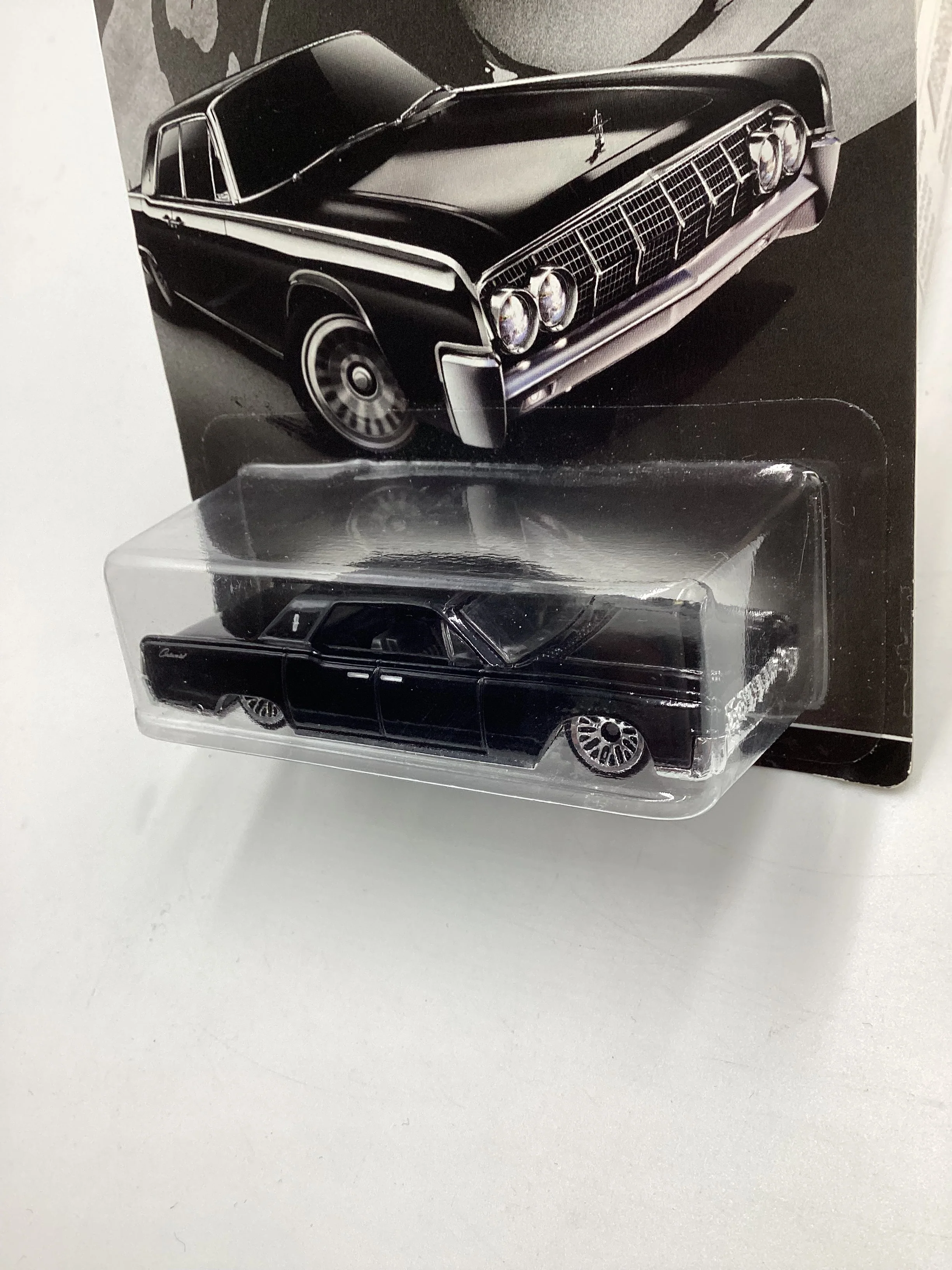 Hot Wheels Exclusive 007 Goldfinger #3 64 Lincoln Continental Black Veins on Back - Image 4