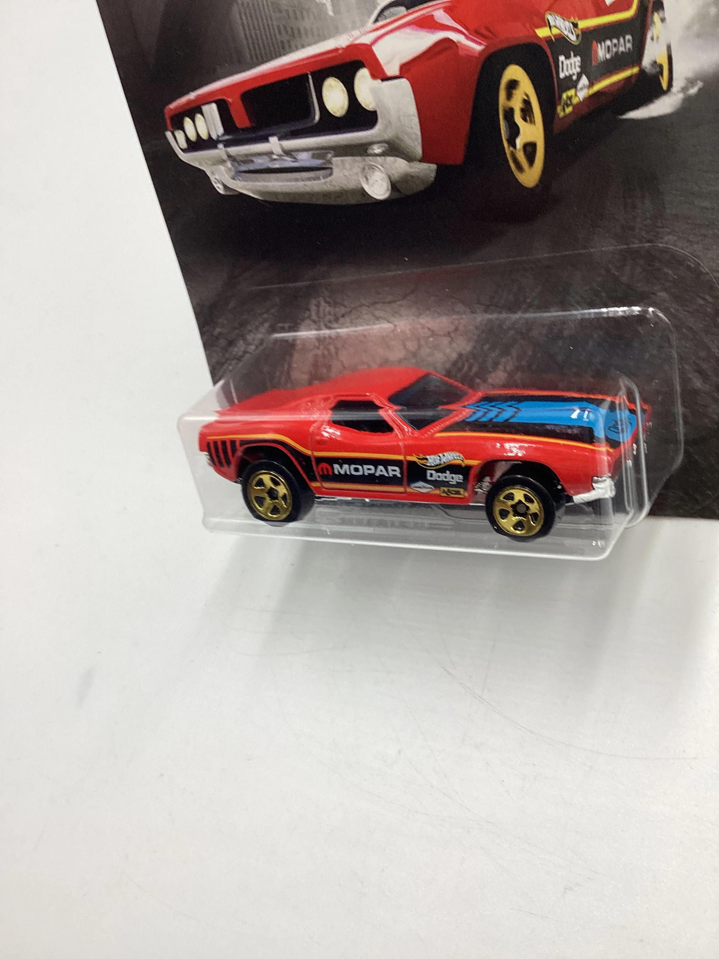 Hot wheels Exclusive Mopar Series #6 Dixie Challenger Red 156A - Image 4