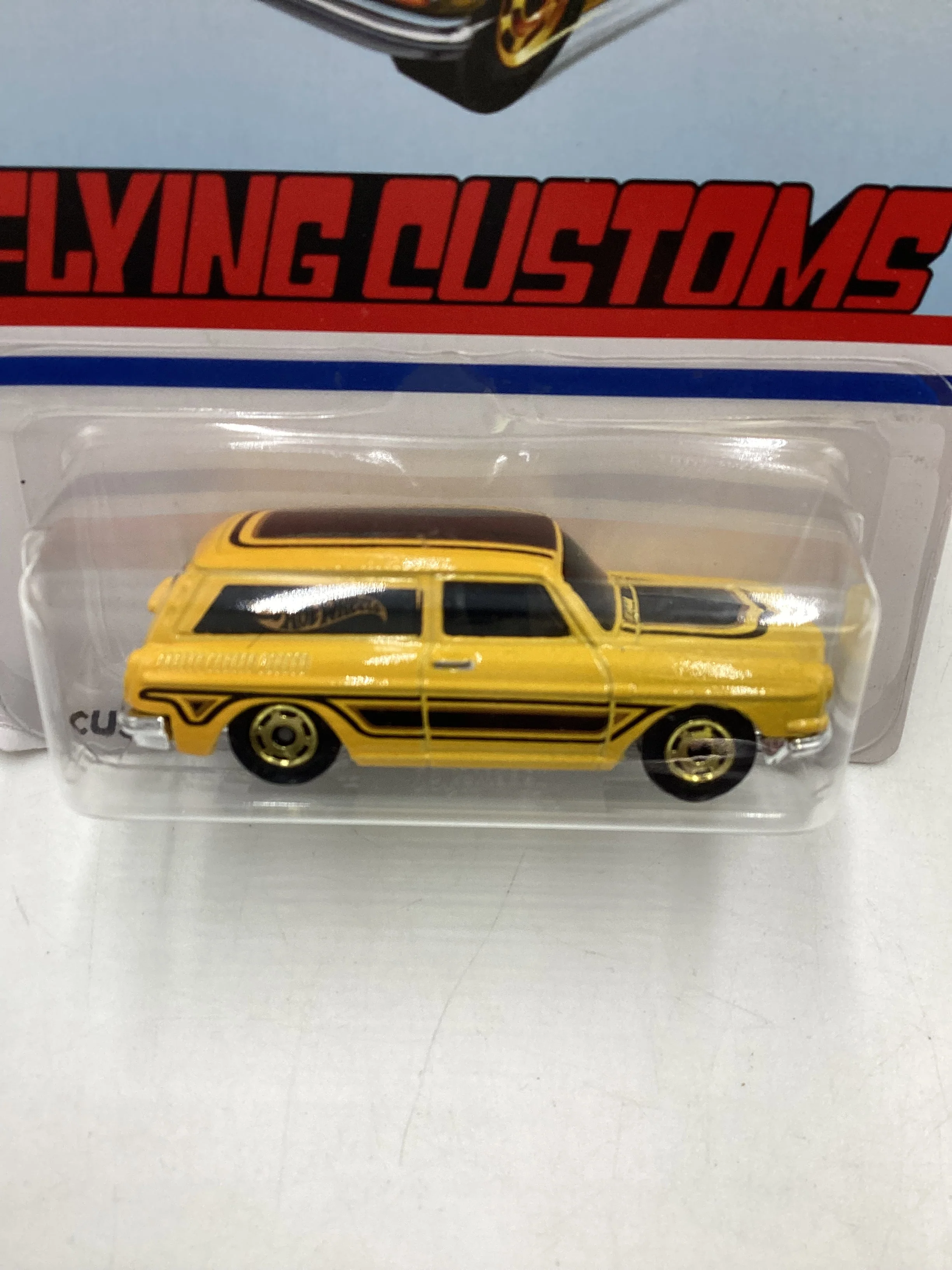 2020 Hot wheels Flying customs Custom 69 Volkswagen Squareback 156B - Image 3