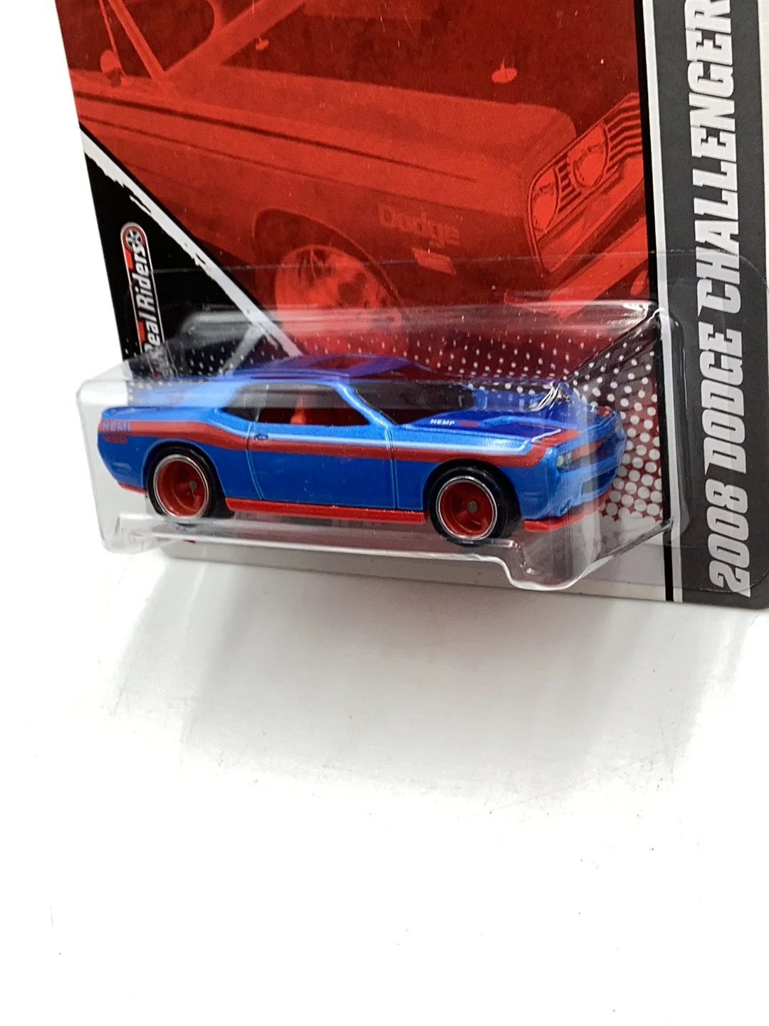 Hot wheels garage 2008 Dodge Challenger SRT8 with protector - Image 4