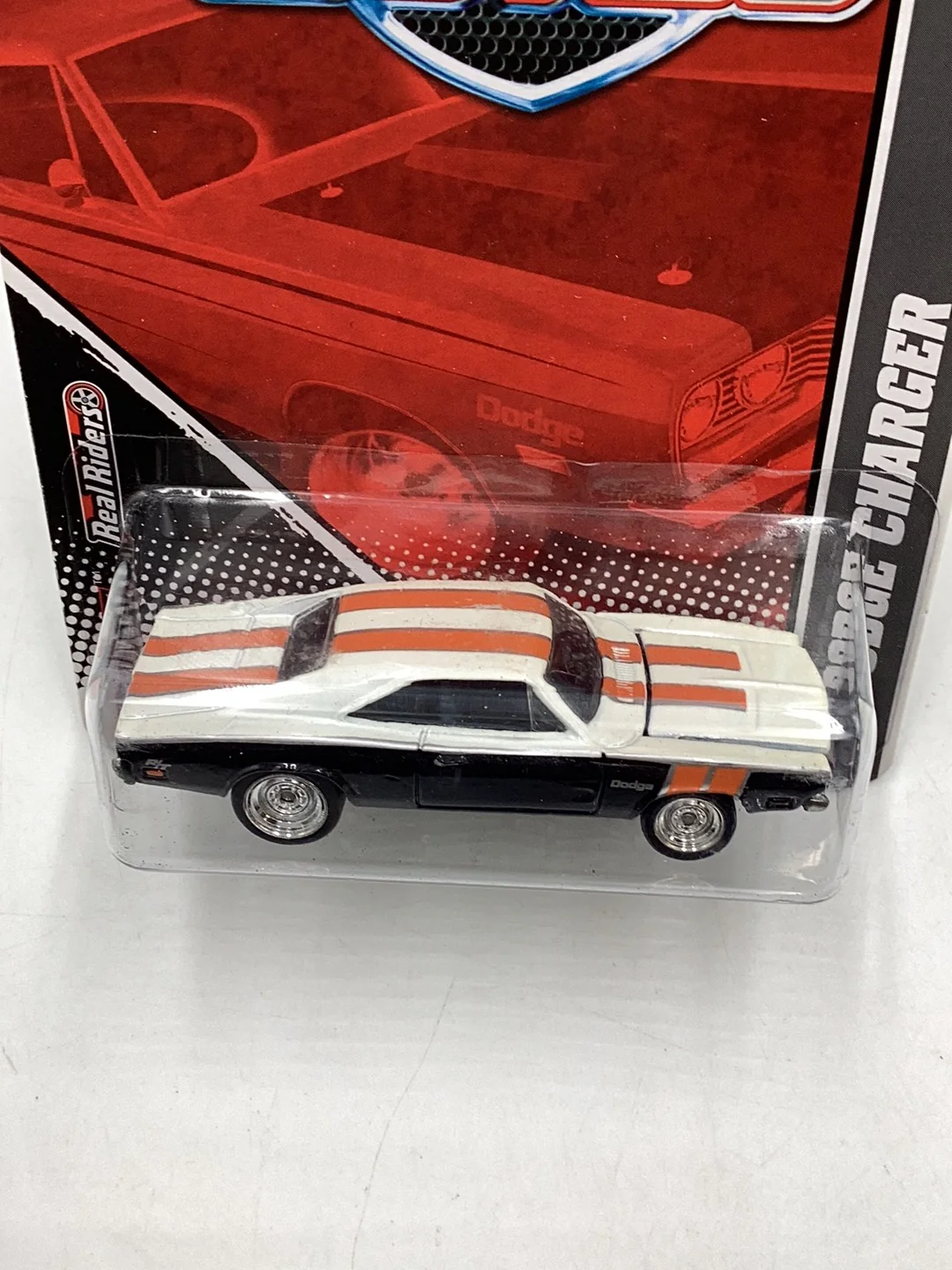 Hot wheels garage 69 Dodge Charger RARE with protector - Image 5